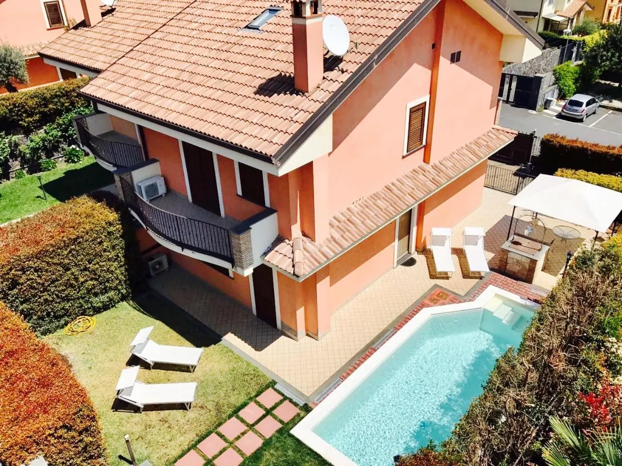 Bird's eye view in Etna Villa il Pino