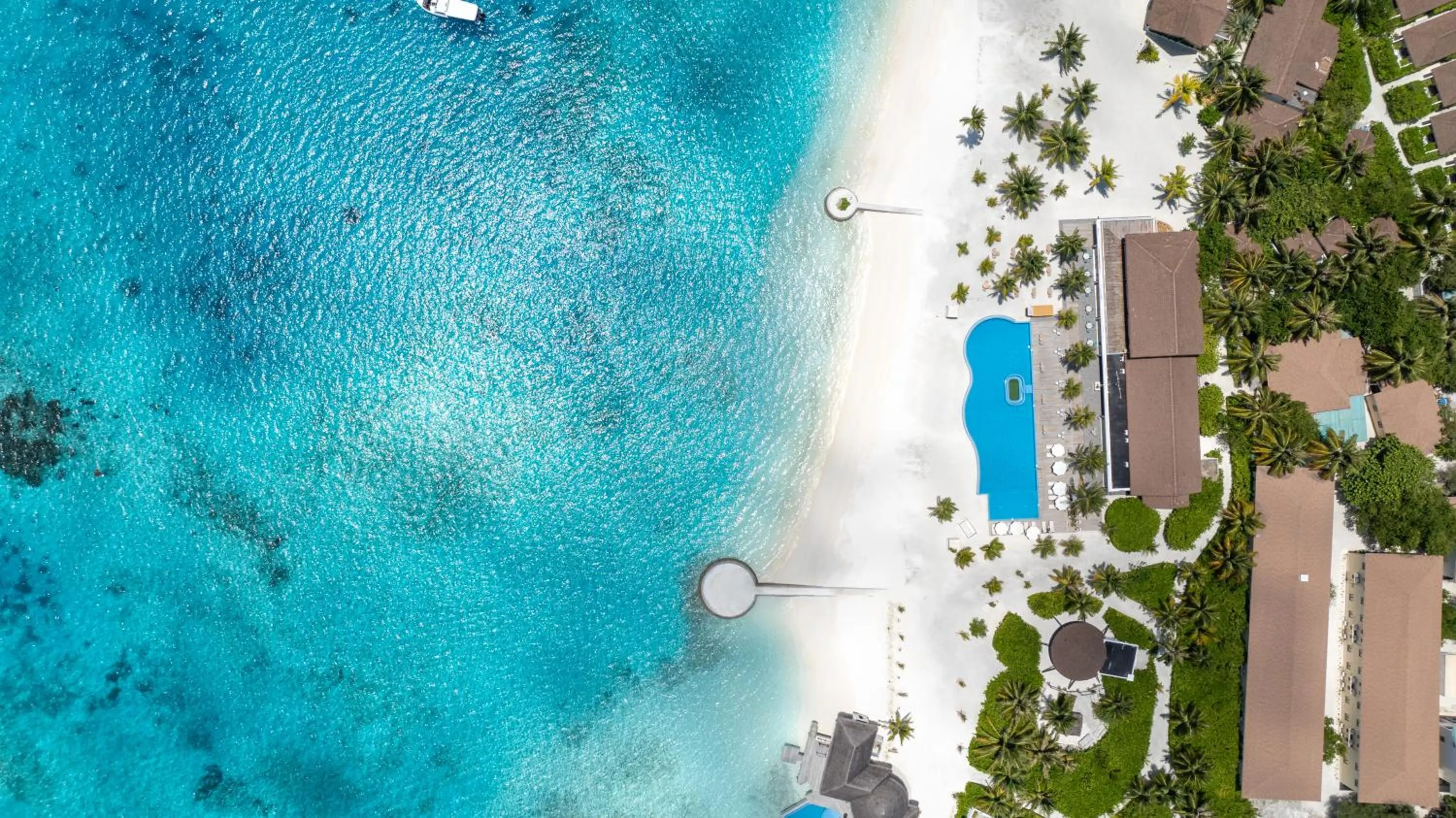 Pool view in NOOE Maldives Kunaavashi