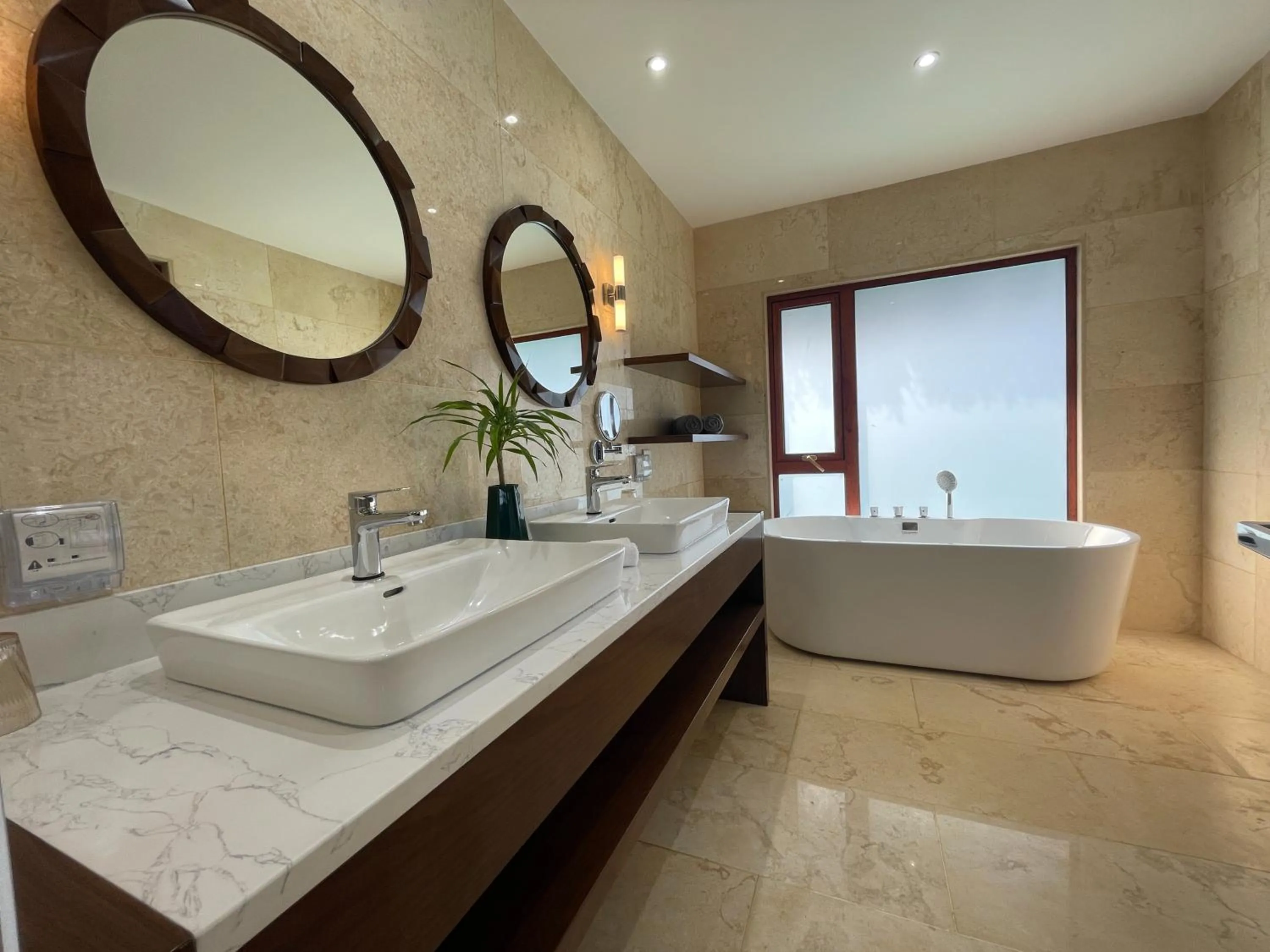 Public Bath in NOOE Maldives Kunaavashi