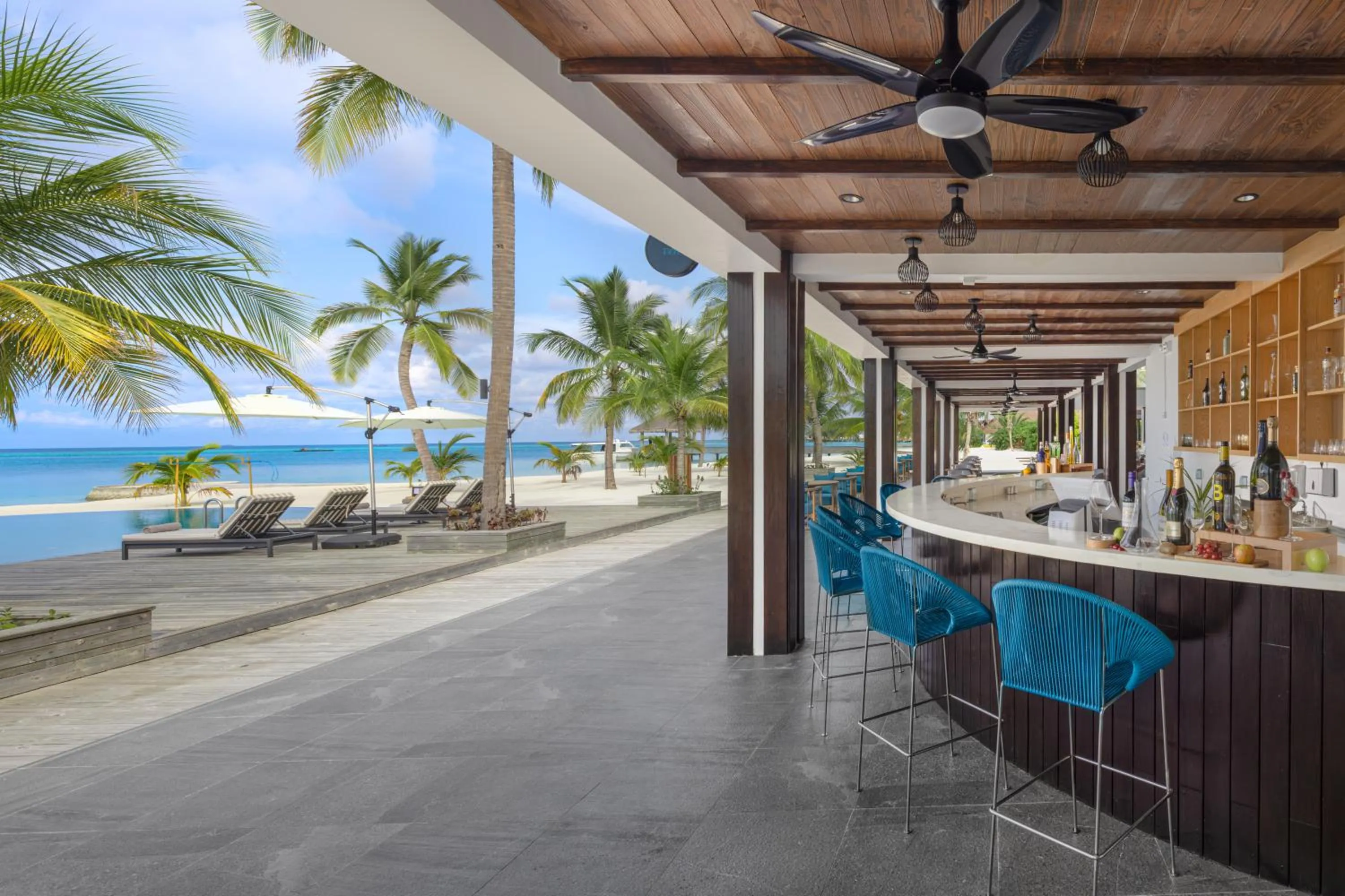 Lounge or bar in NOOE Maldives Kunaavashi