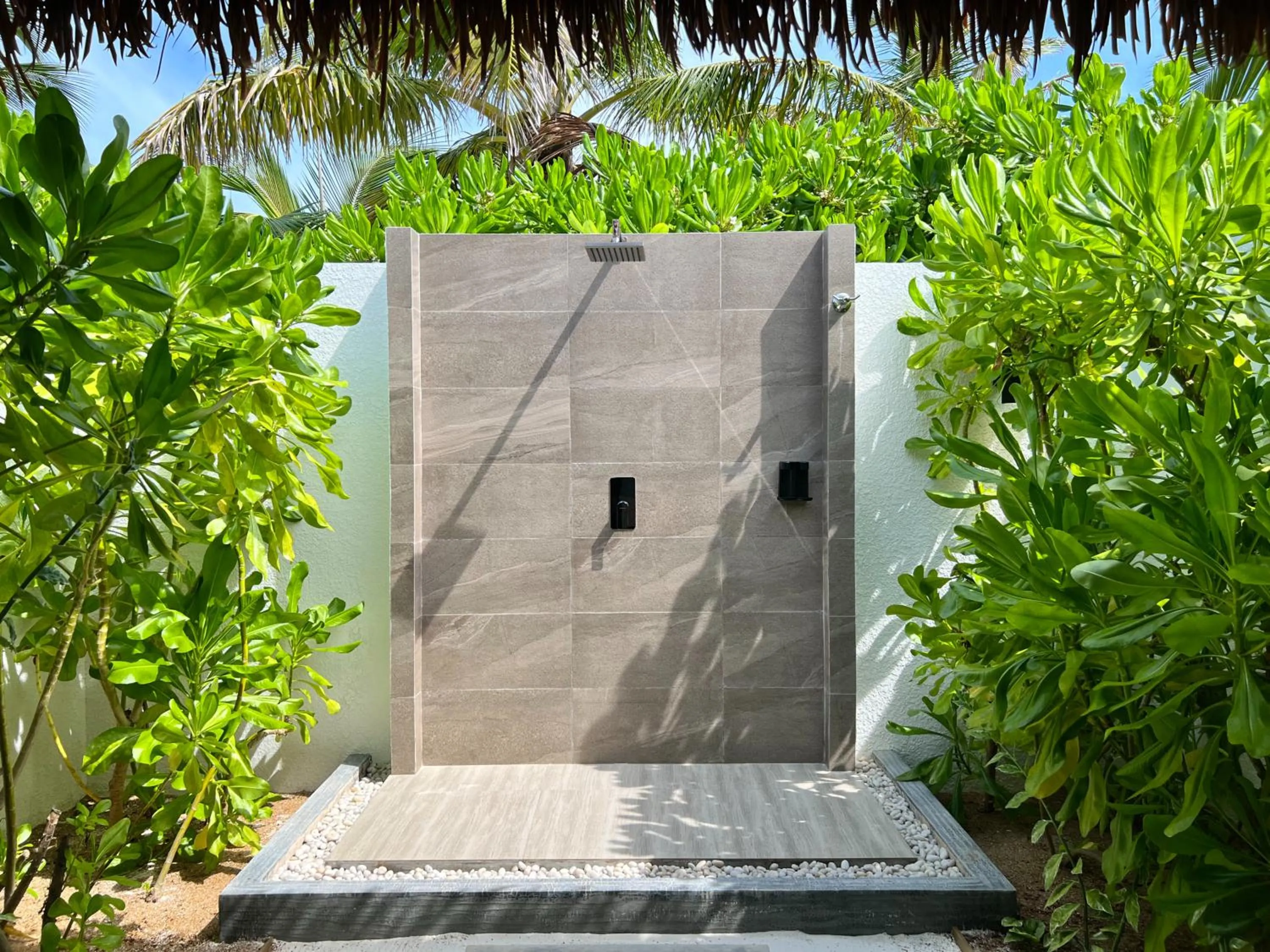 Shower in NOOE Maldives Kunaavashi