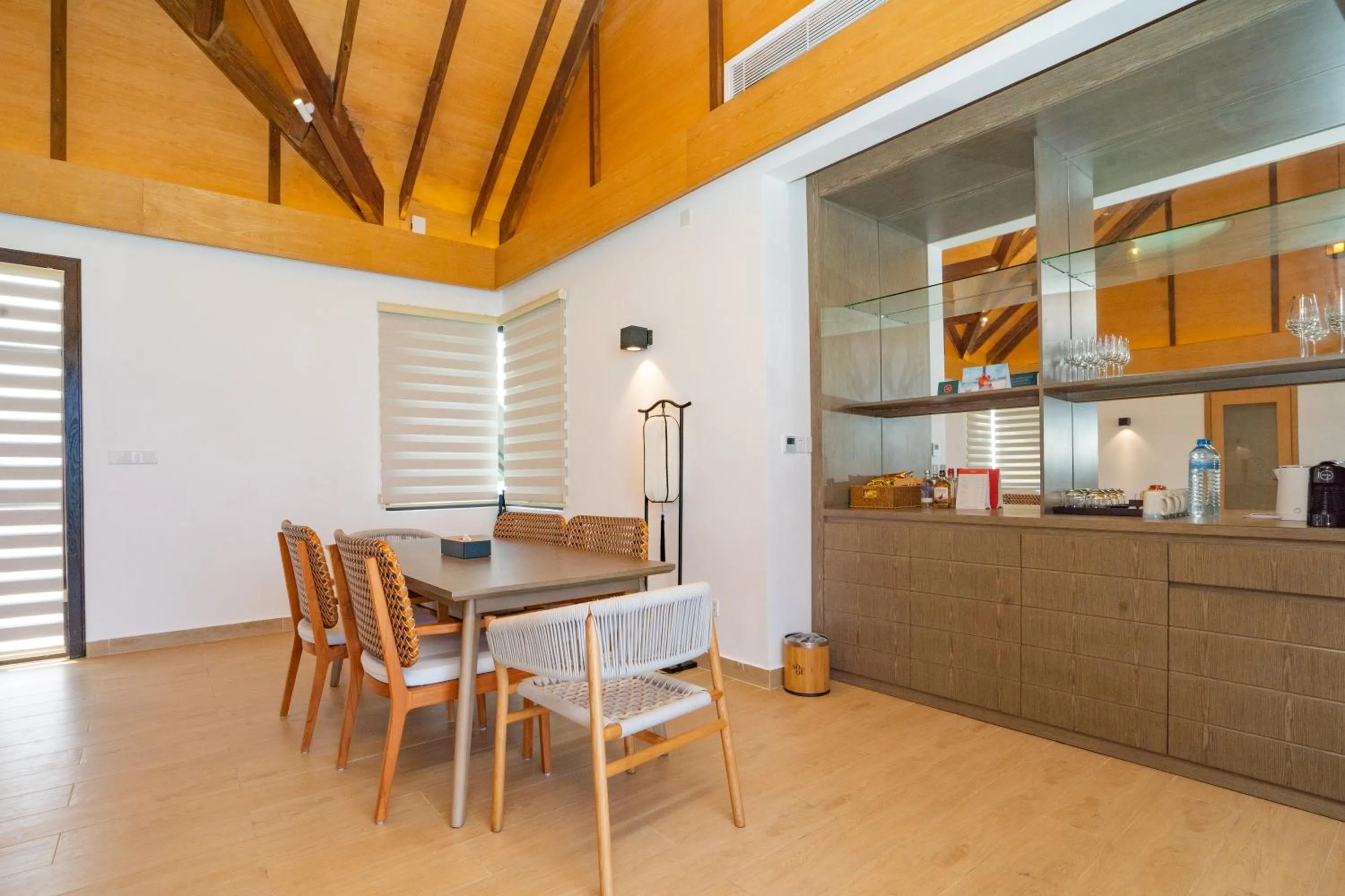 Kitchen or kitchenette in NOOE Maldives Kunaavashi