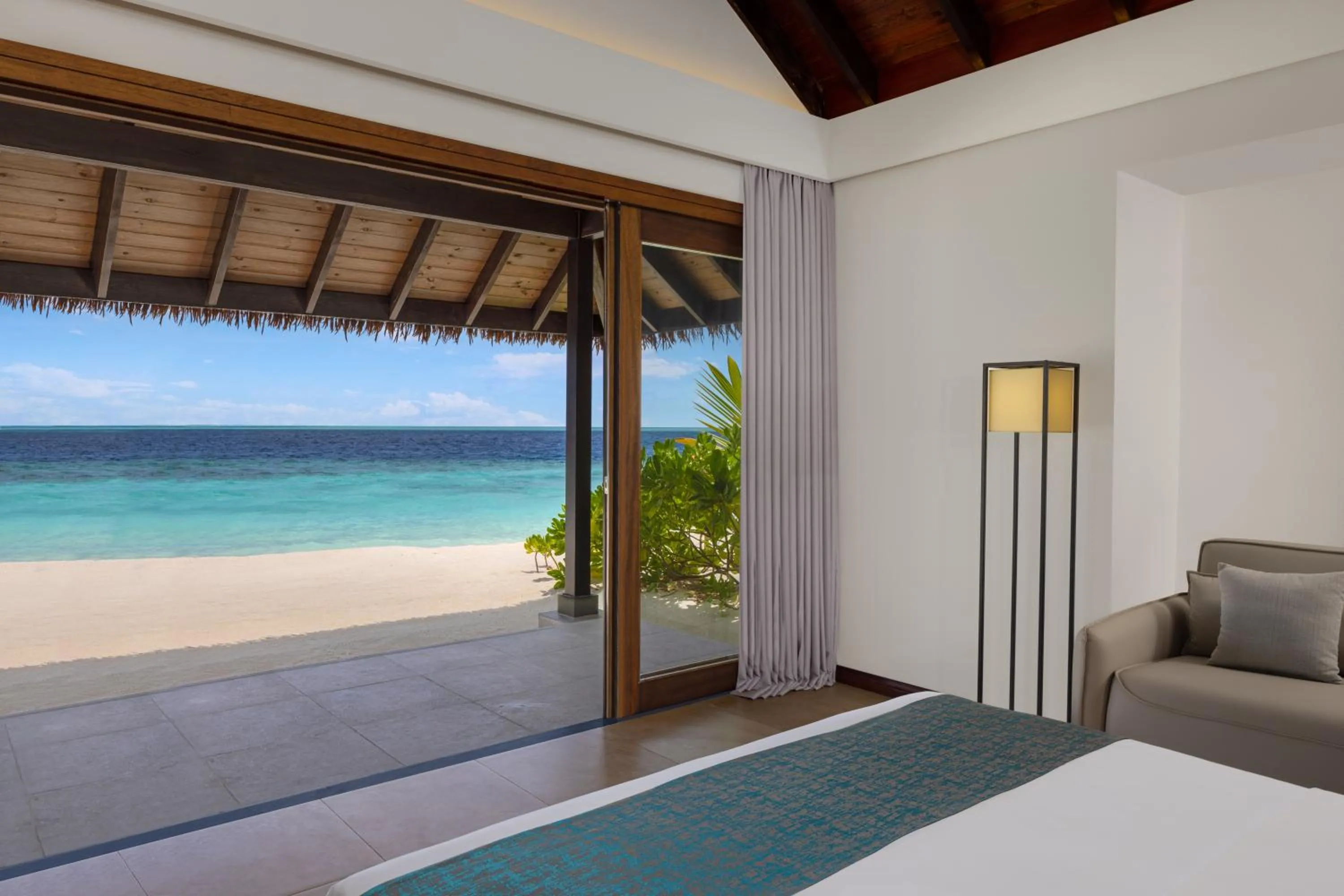 View (from property/room), Bed in NOOE Maldives Kunaavashi