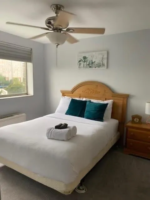 Bed in Heart of ATL Downtown 1B1B City View Cozy Condo LM505