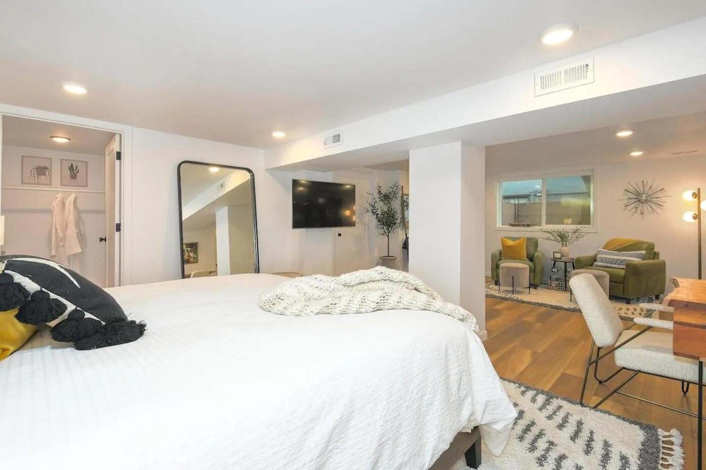 Bed in Bright & Modern Basement Apartment DT N'hood