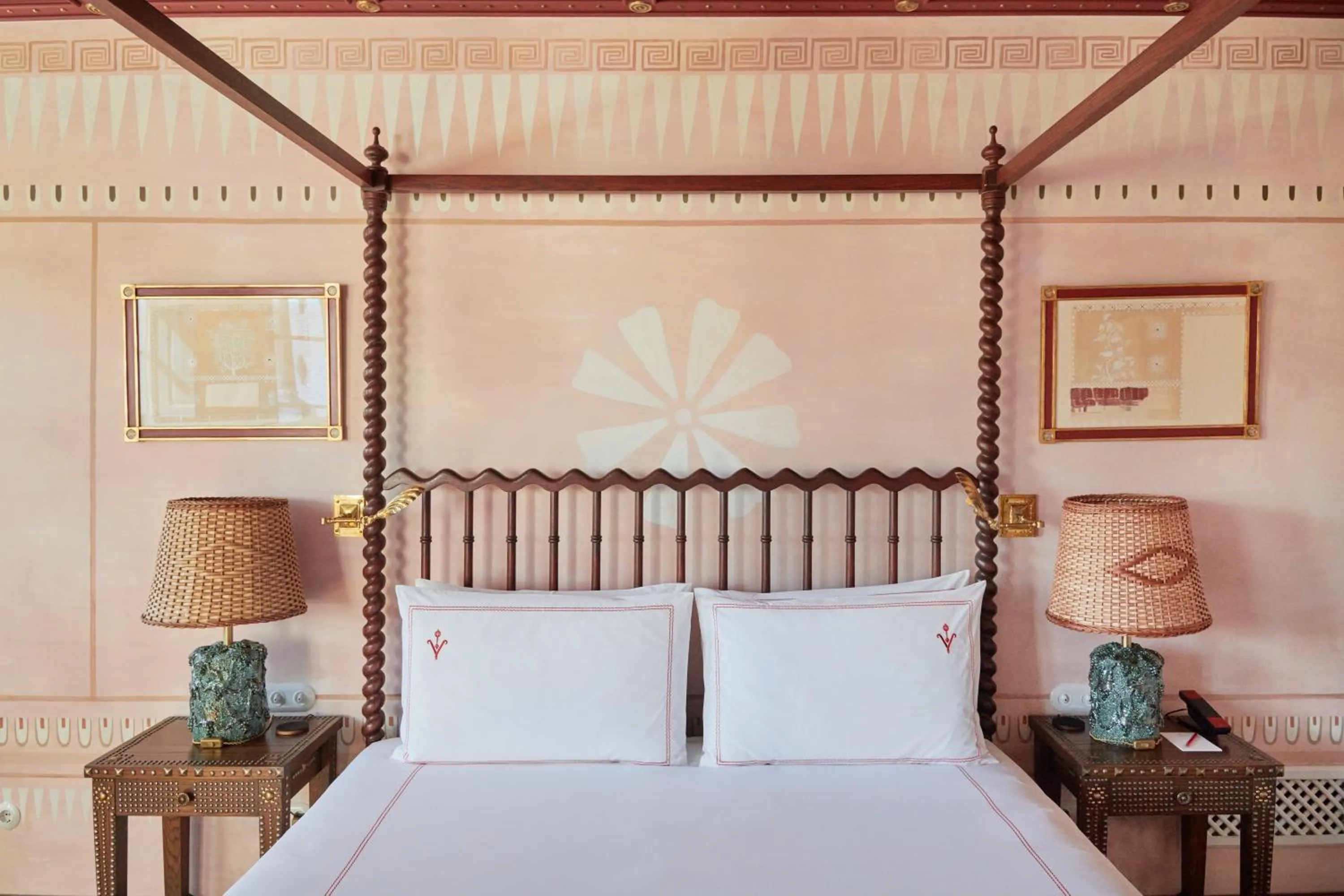 Bed in Vermelho Melides - Relais & Châteaux