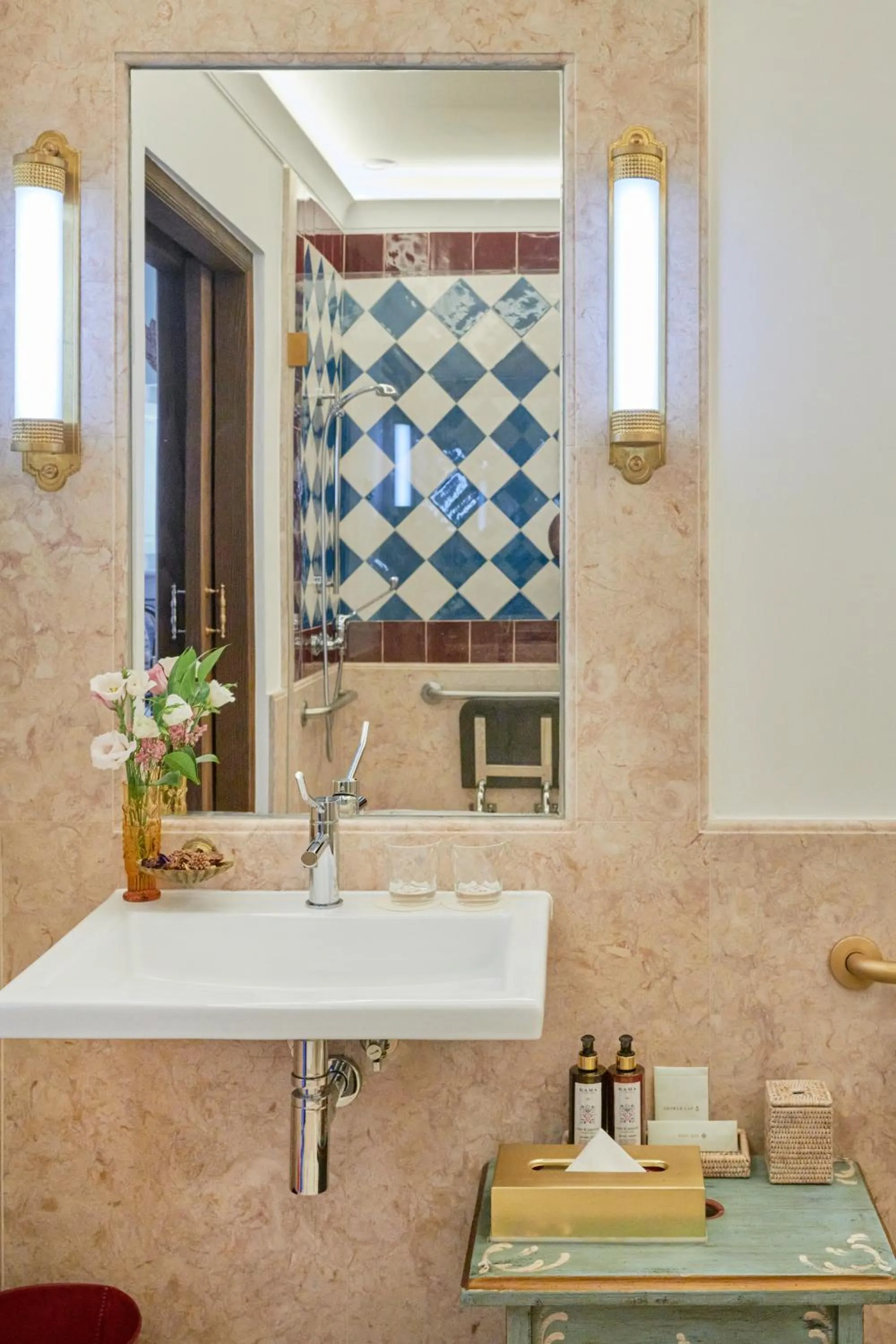 Bathroom in Vermelho Melides - Relais & Châteaux