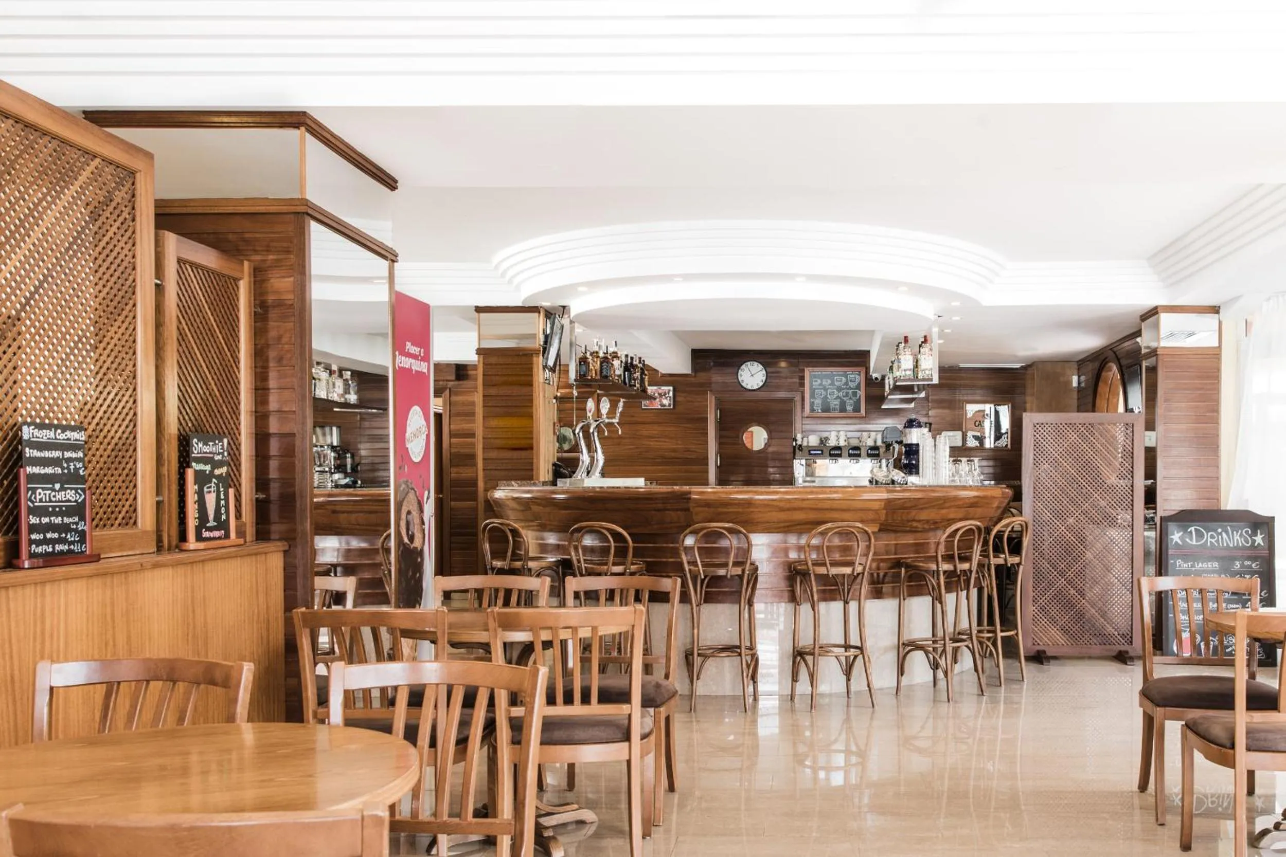 Food and drinks in Hotel Golf Beach