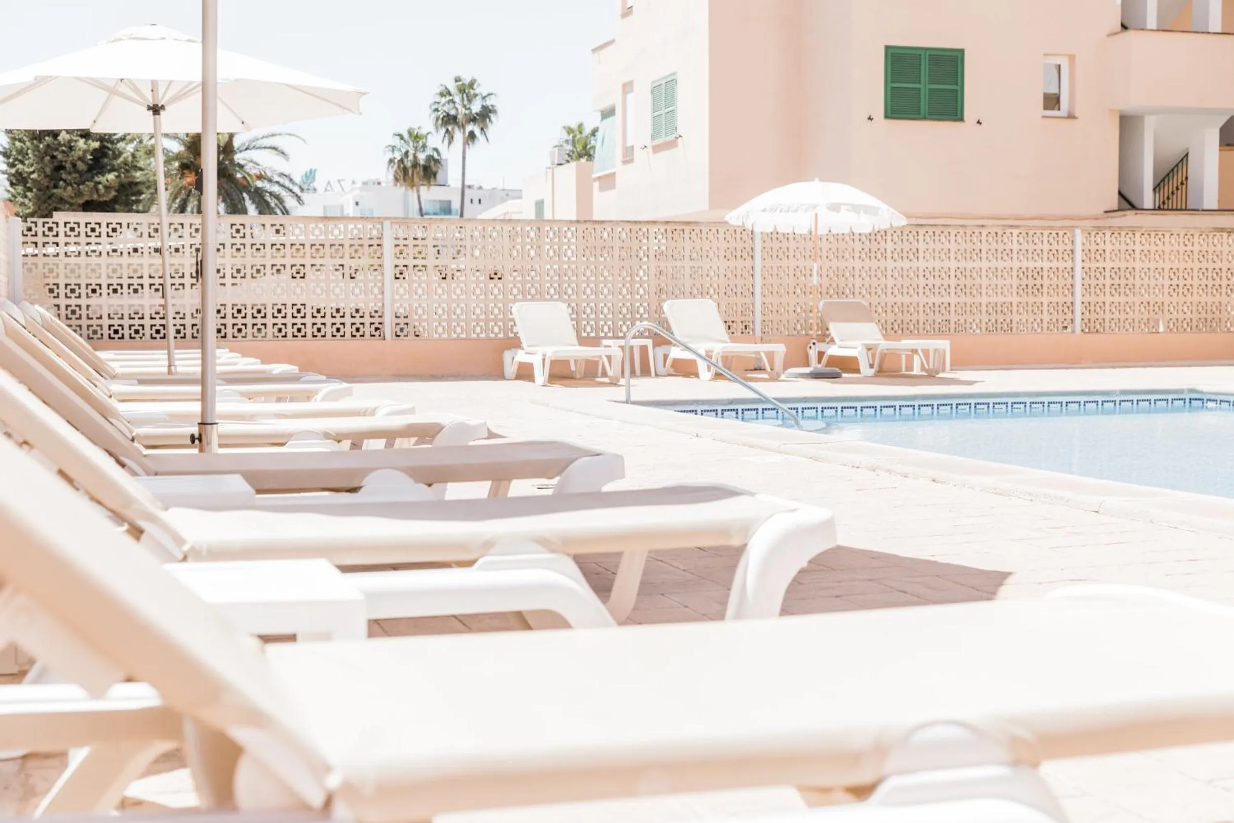 Swimming pool in Hotel Golf Beach