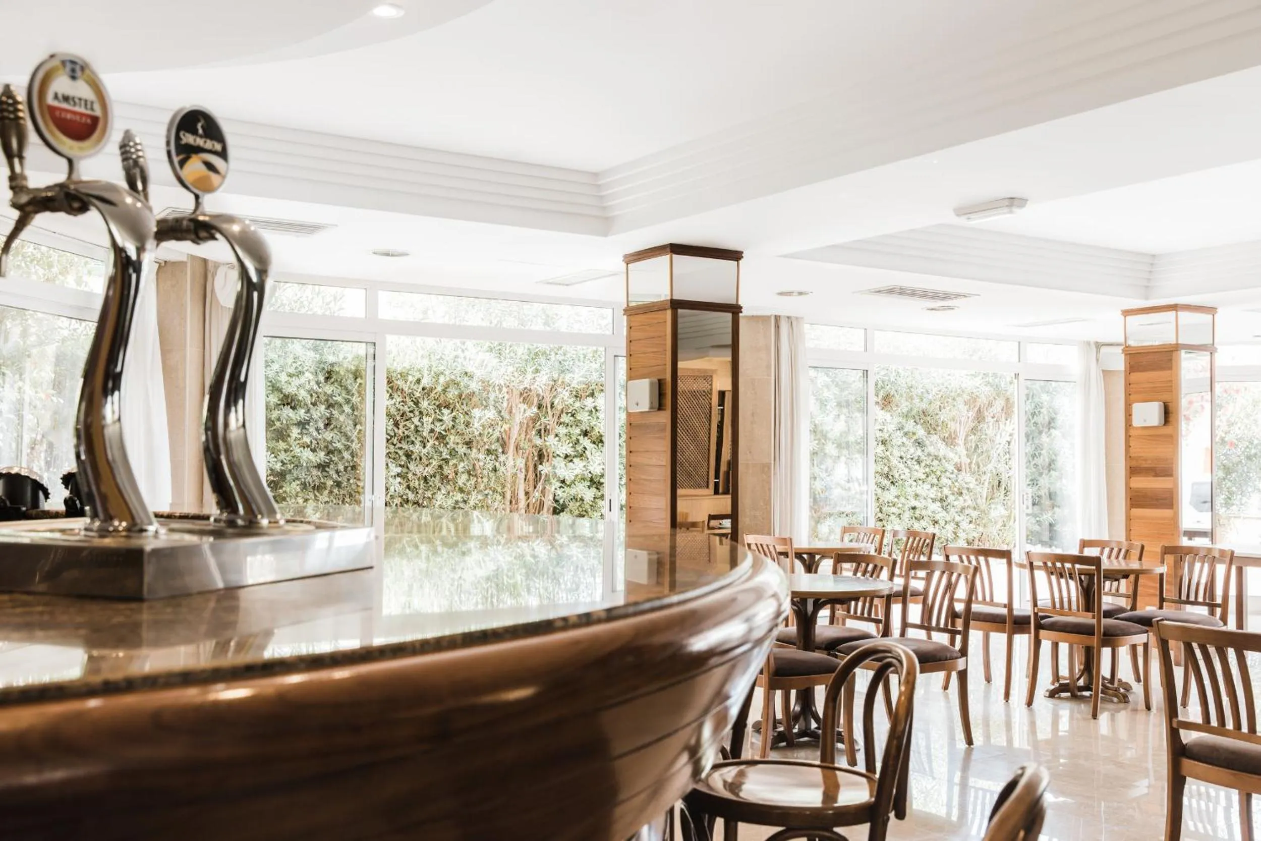 Restaurant/places to eat in Hotel Golf Beach