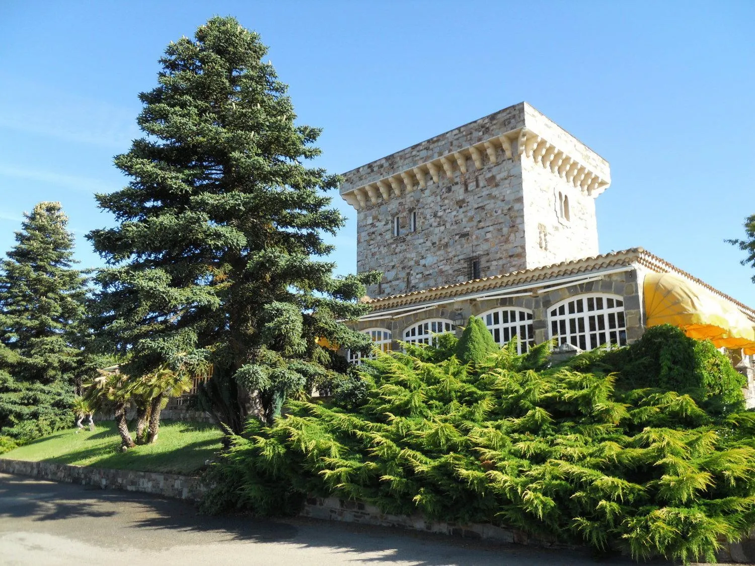 Property building in Hotel Temple Pradorrey