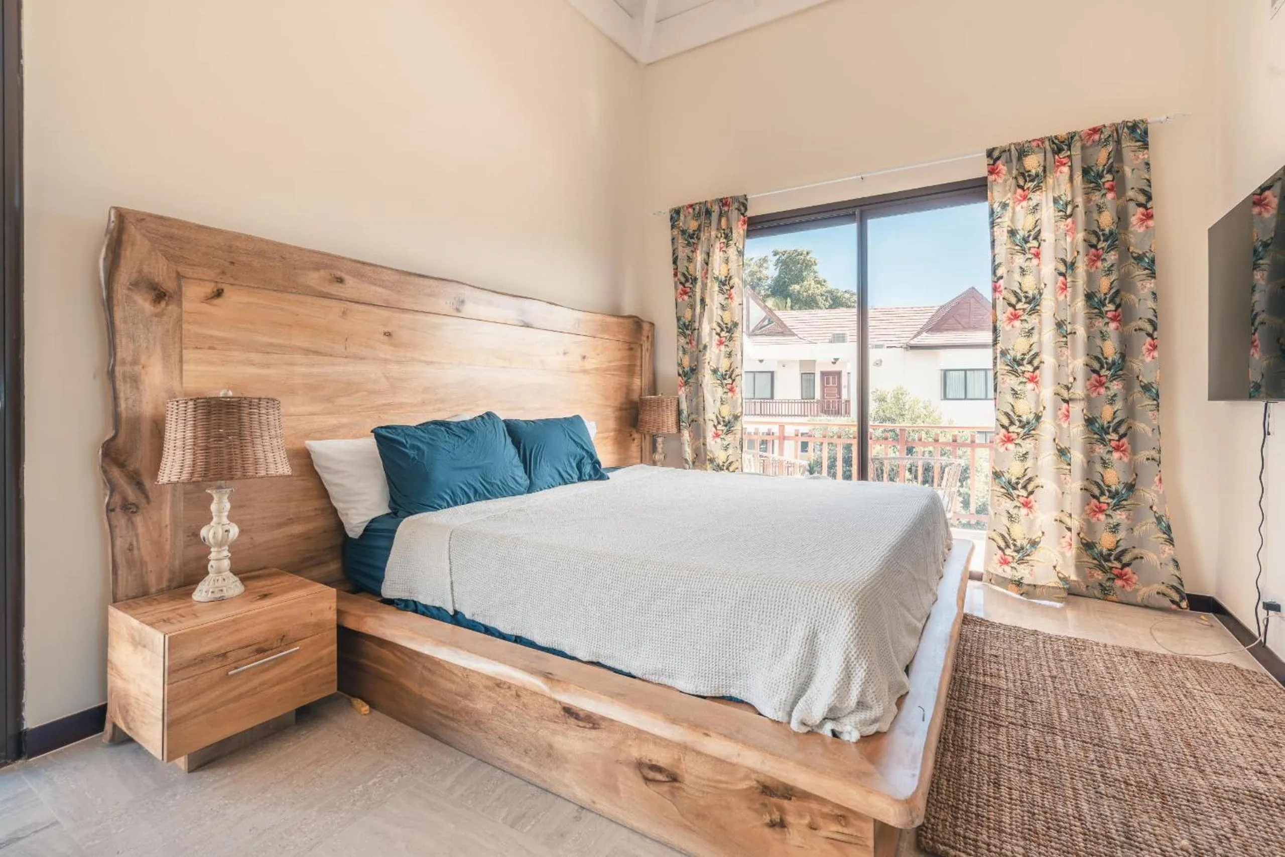 Bed in Beautiful 2 BR apartment at Portillo