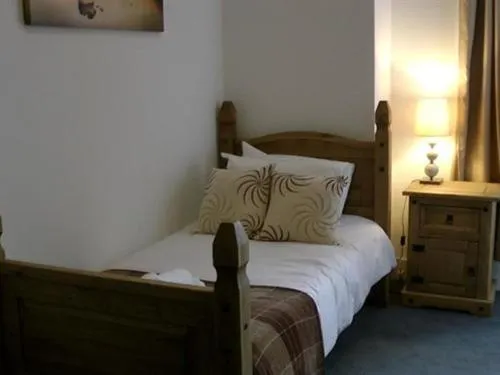 Bedroom, Bed in Stonehenge Inn