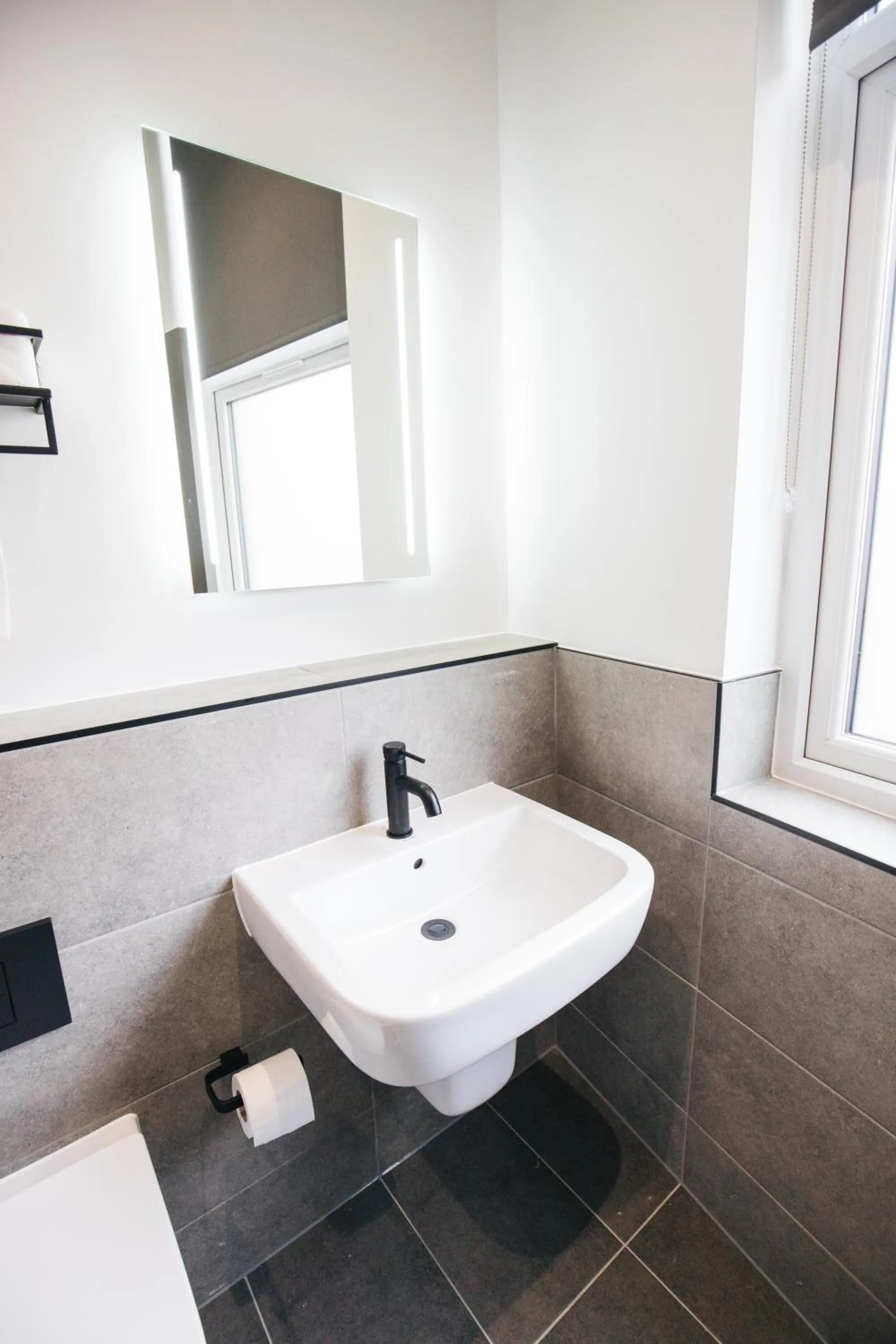 Bathroom in Black Lion Hotel Manchester