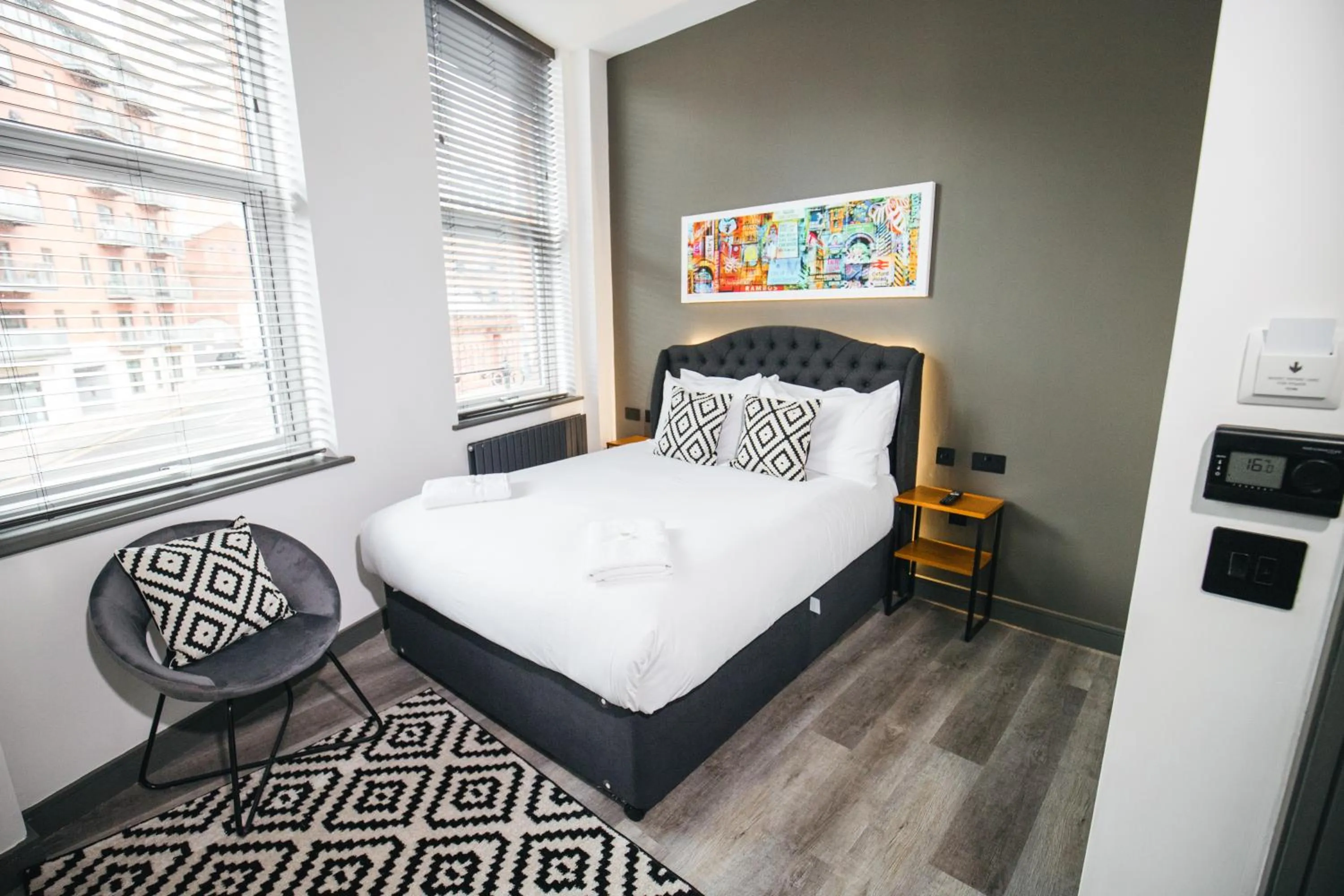 Bedroom, Bed in Black Lion Hotel Manchester