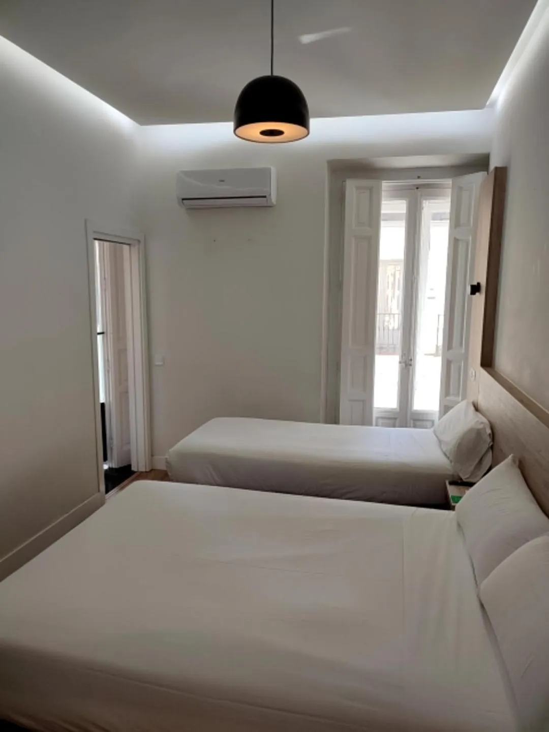 Bed in Hostal Manuela by gaiarooms