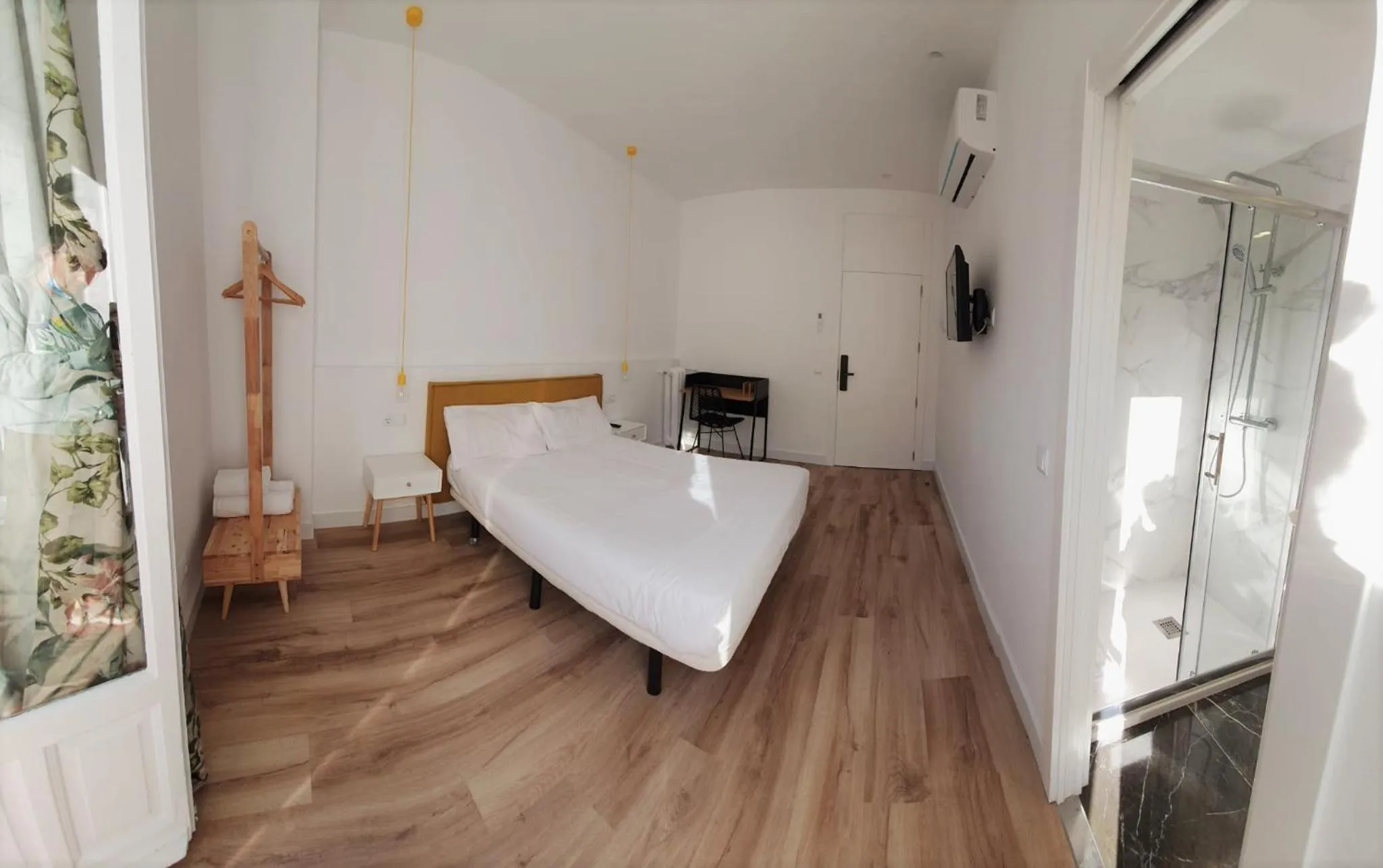 Bed in Hostal Manuela by gaiarooms