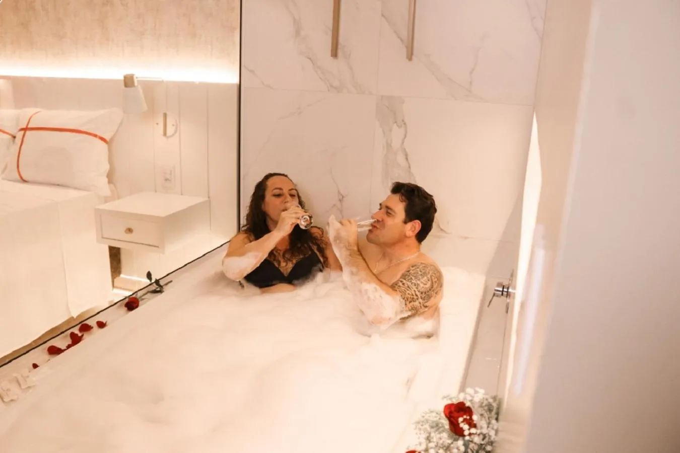 People in Estação Termas Hotel