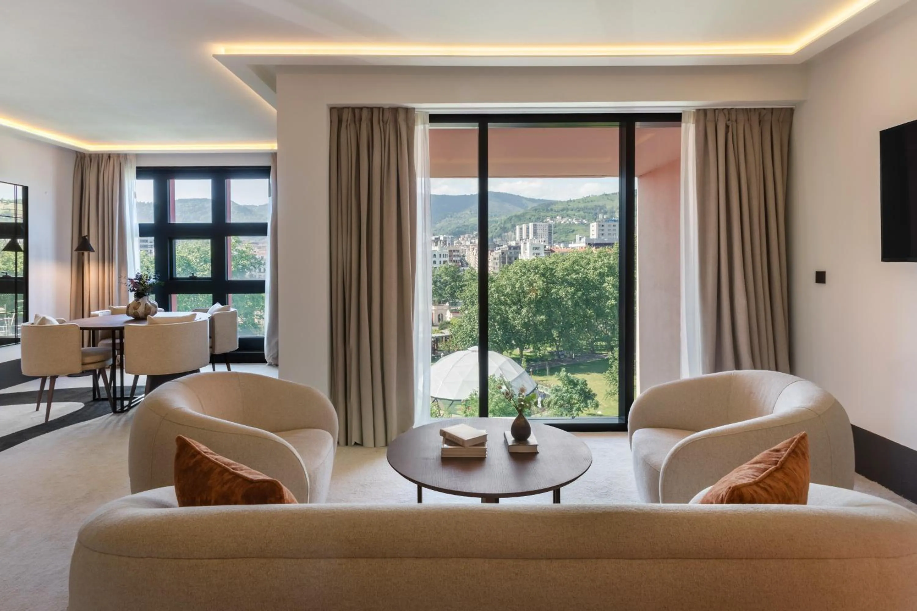 Living room in Hotel Meliá Bilbao