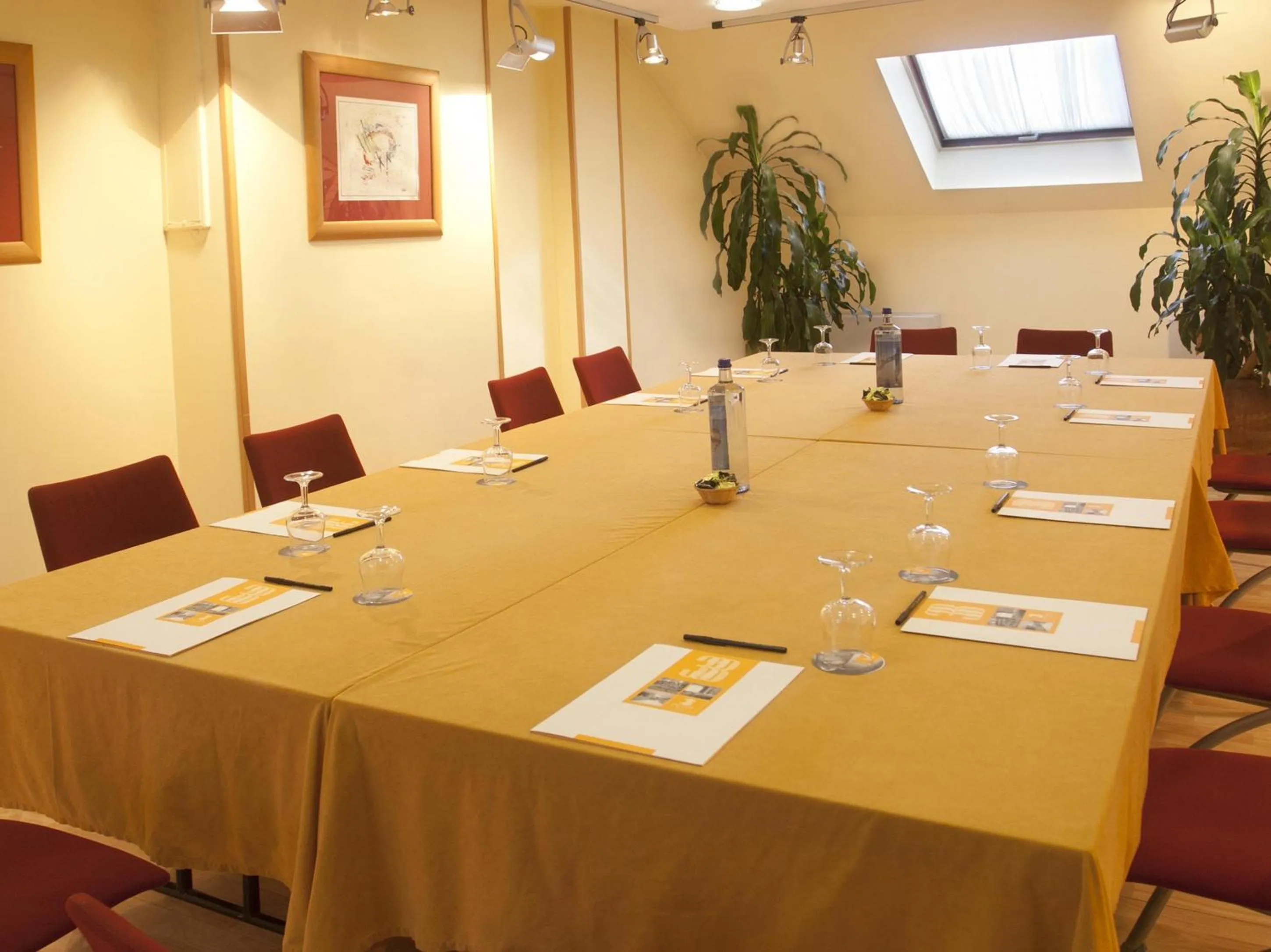 Meeting/conference room in Hotel Sercotel Tres Luces