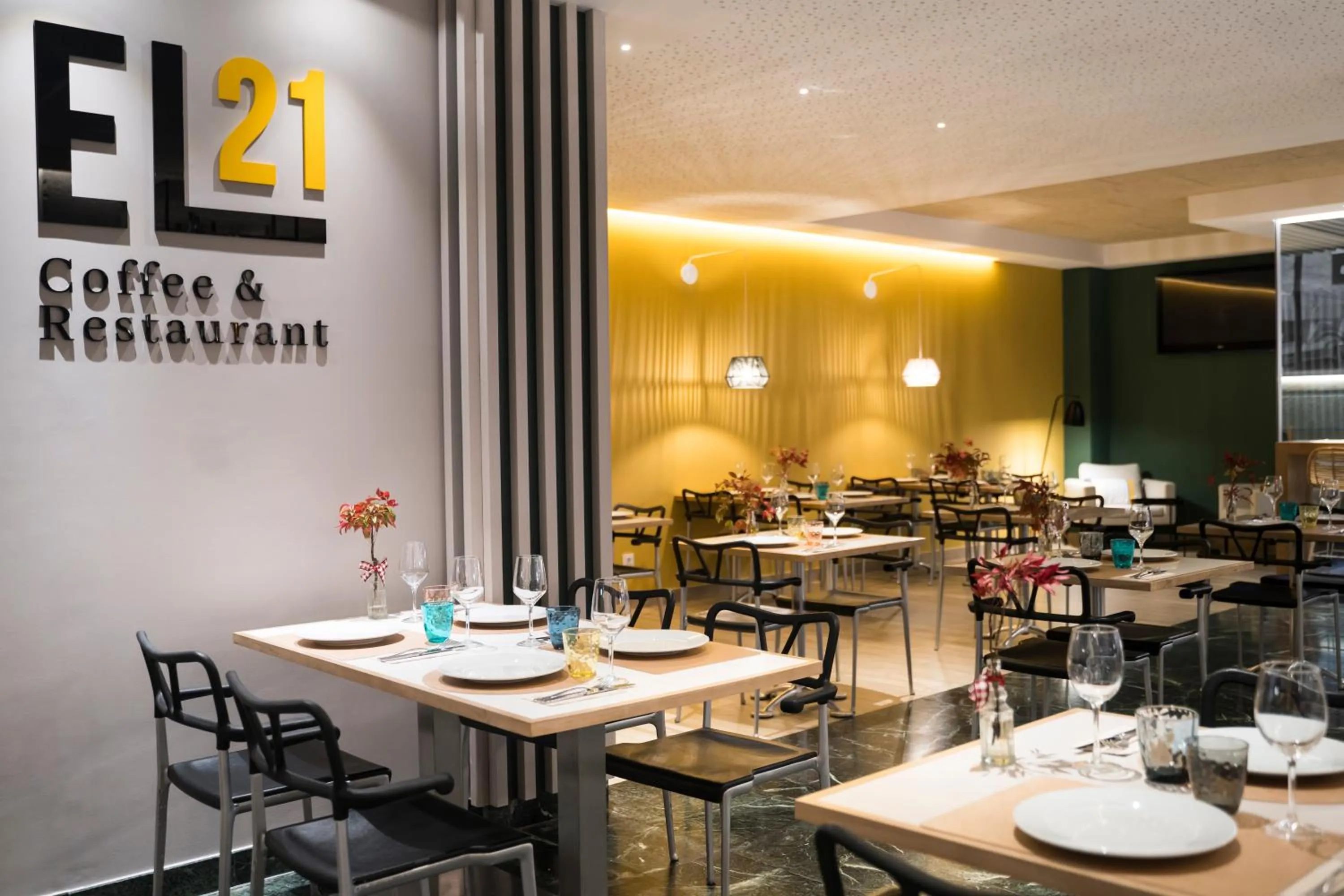 Restaurant/places to eat in Hotel Sercotel Tres Luces