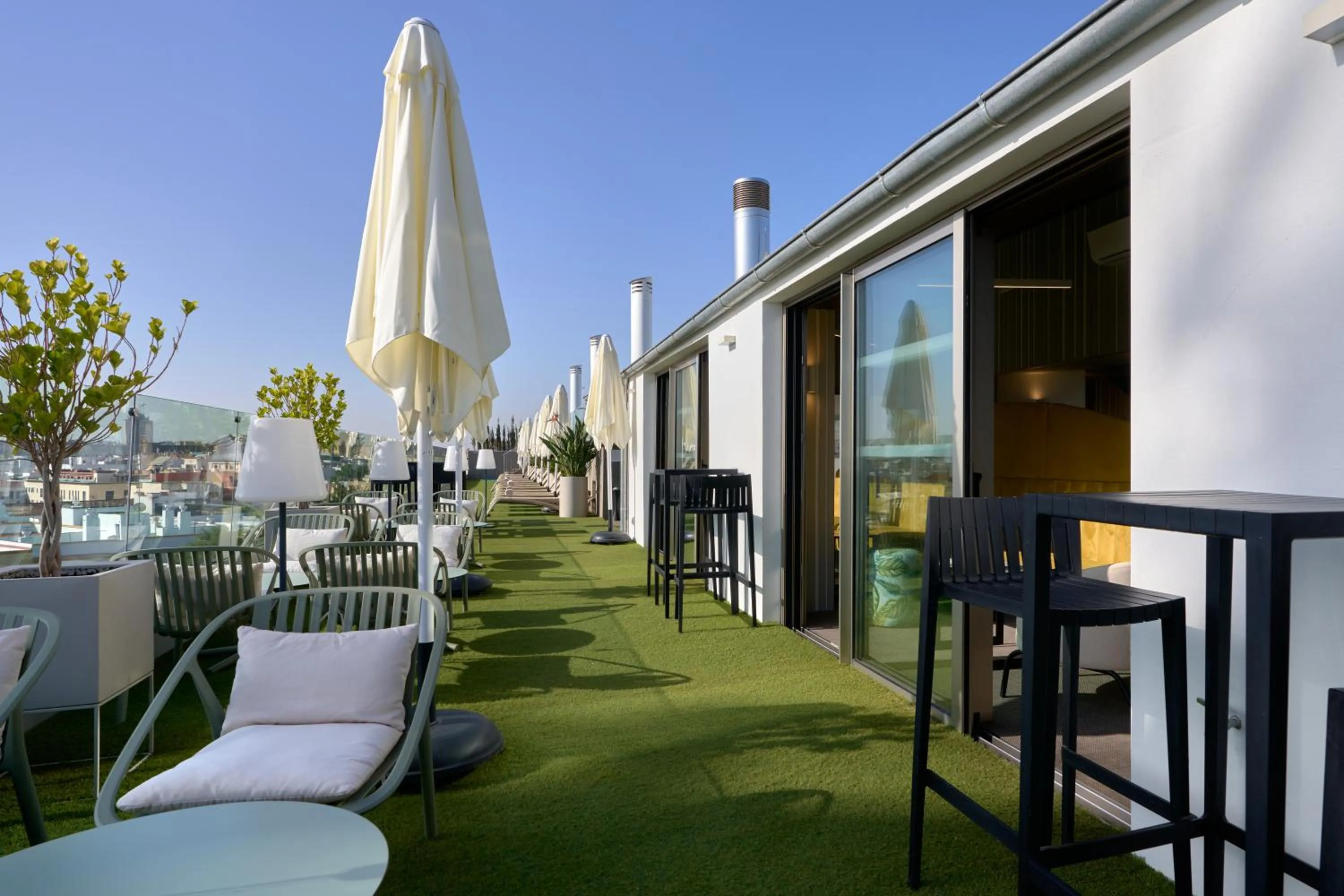 Swimming pool in Monte Triana