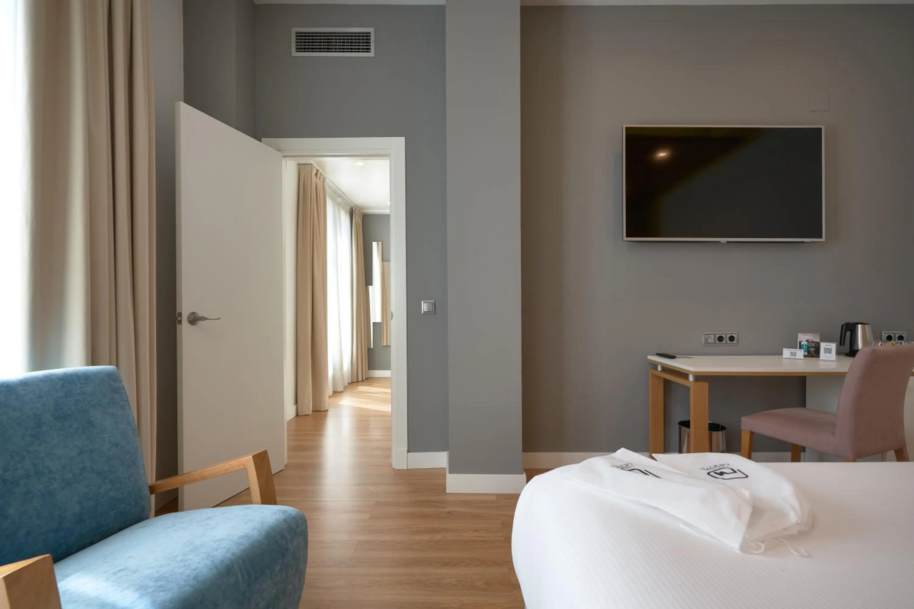 Photo of the whole room, Bed in Hotel Monte Puertatierra