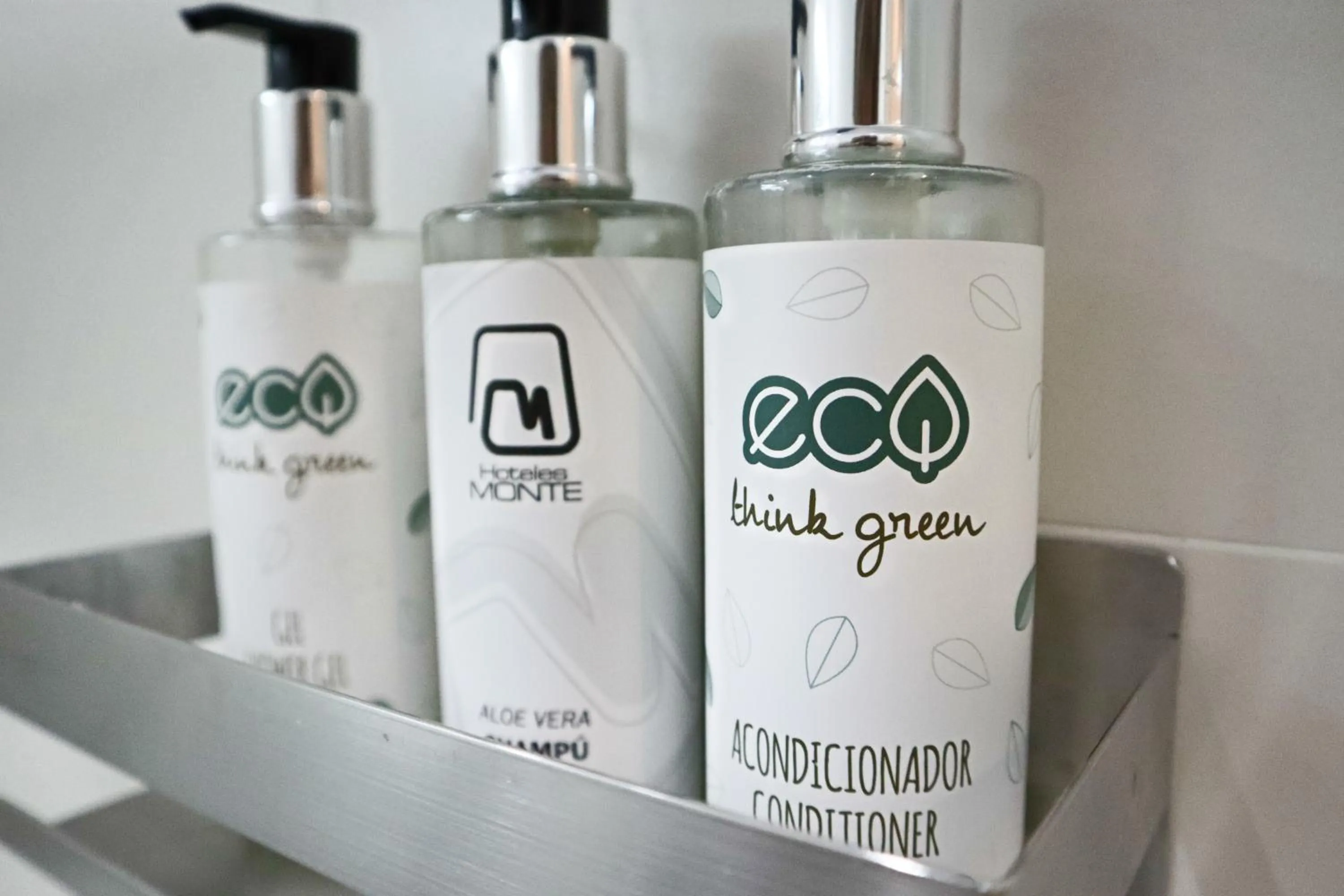 Bathroom in Hotel Monte Puertatierra