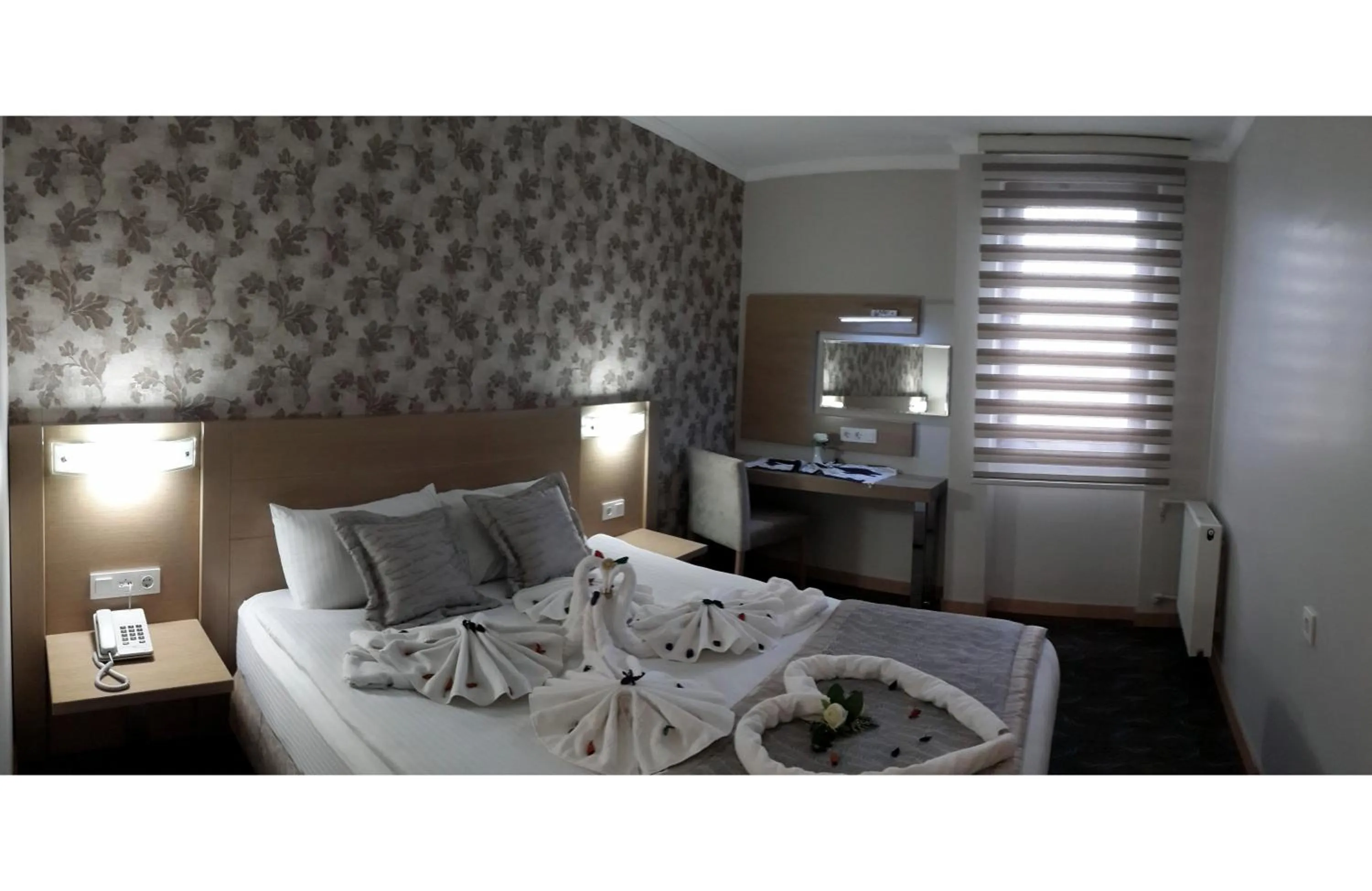 Photo of the whole room, Bed in Otel Mutevelli
