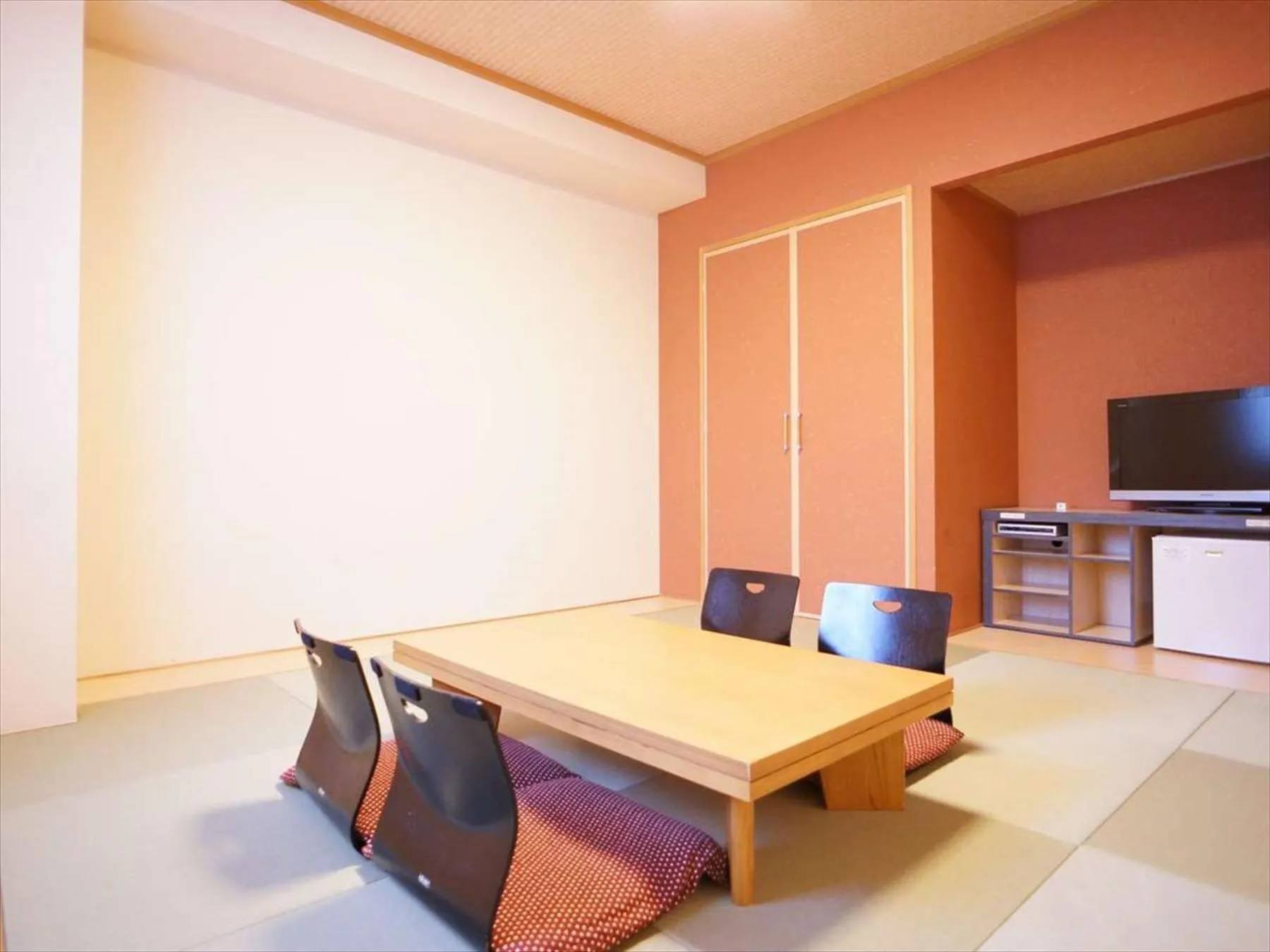 Photo of the whole room in Green Rich Hotel Osaka Airport