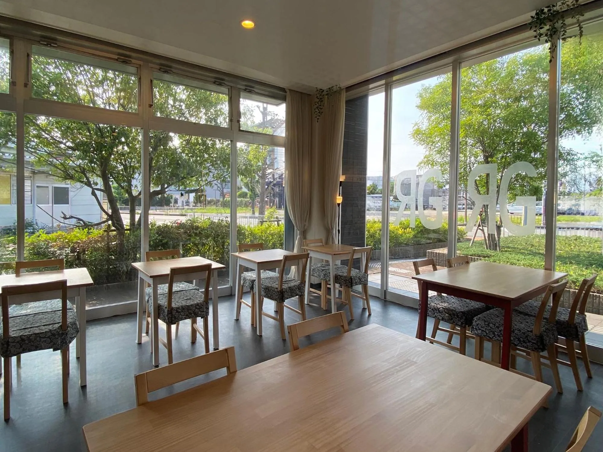 Restaurant/places to eat in Green Rich Hotel Osaka Airport
