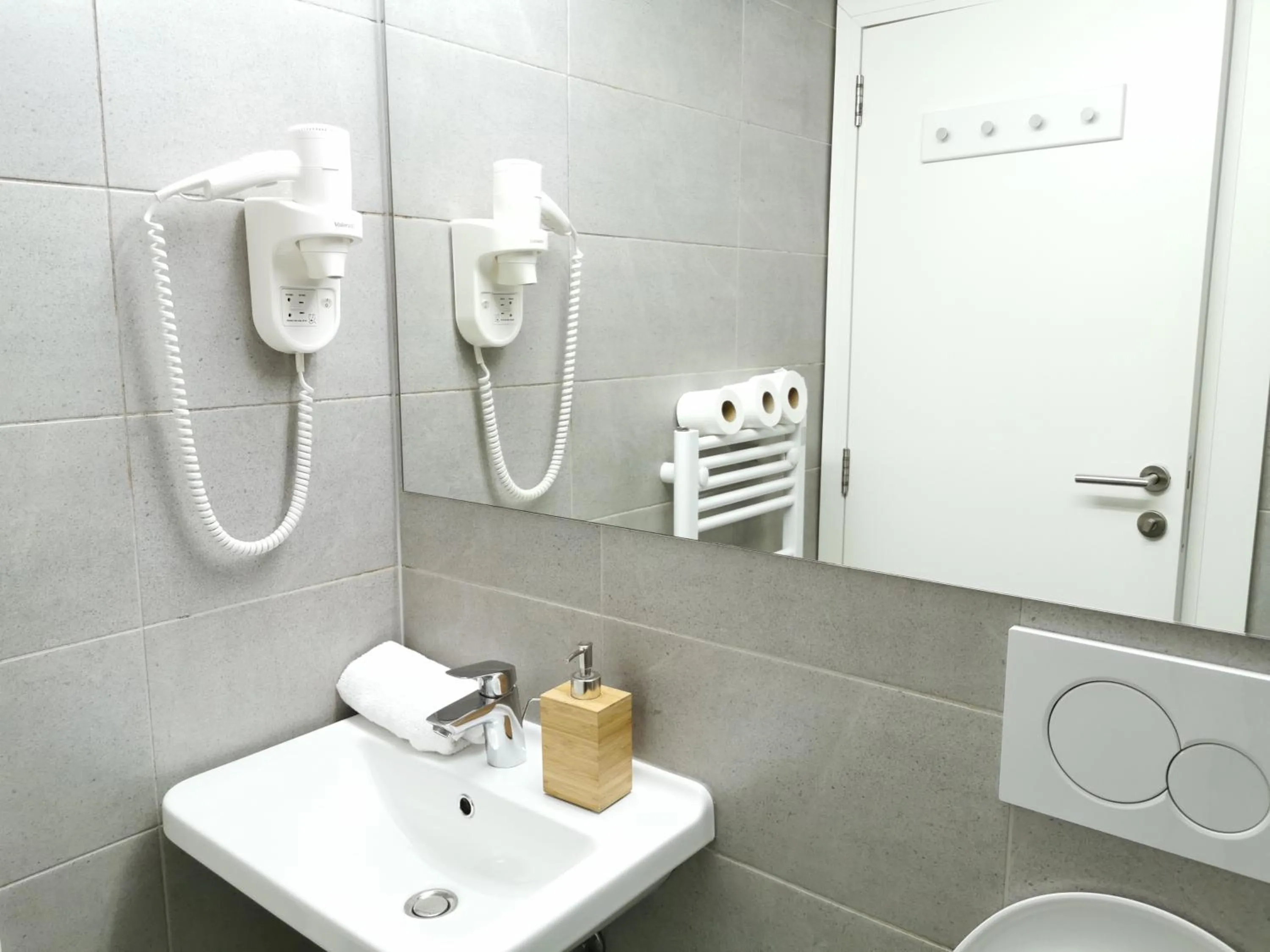 Bathroom in Rooms Ambrožič