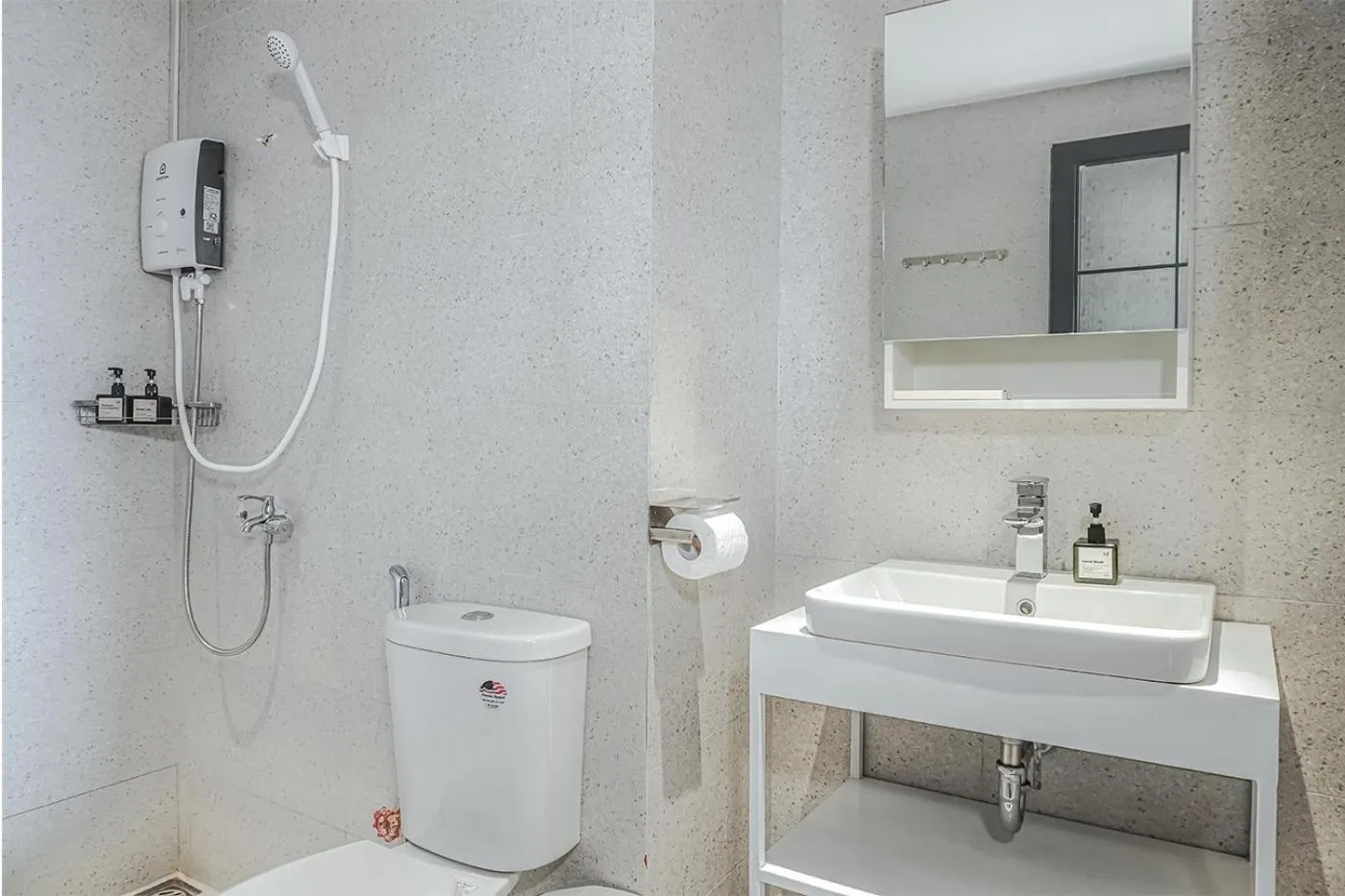 Toilet in M Village Living Nguyễn Văn Hưởng