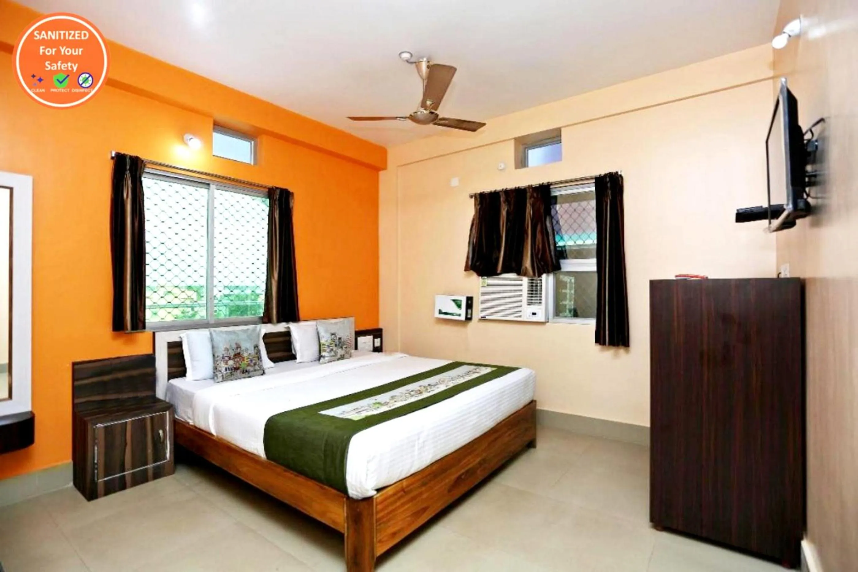 Bed in Goroomgo Krishna Residency Puri Near Sea Beach - Spacious Room with Excellent Service Awarded - Best Seller