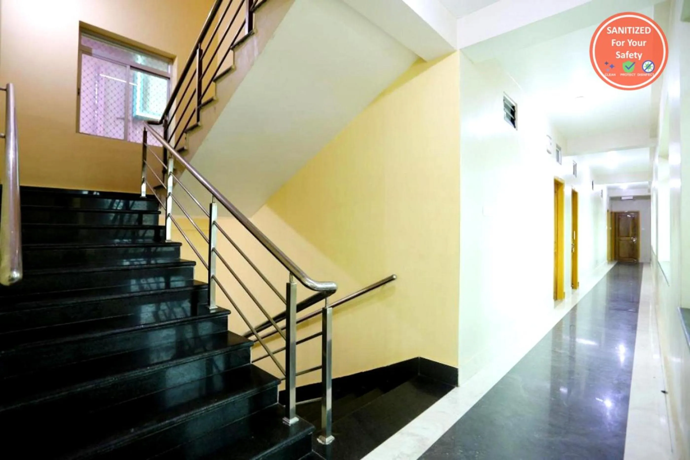 Lobby or reception in Goroomgo Krishna Residency Puri Near Sea Beach - Spacious Room with Excellent Service Awarded - Best Seller