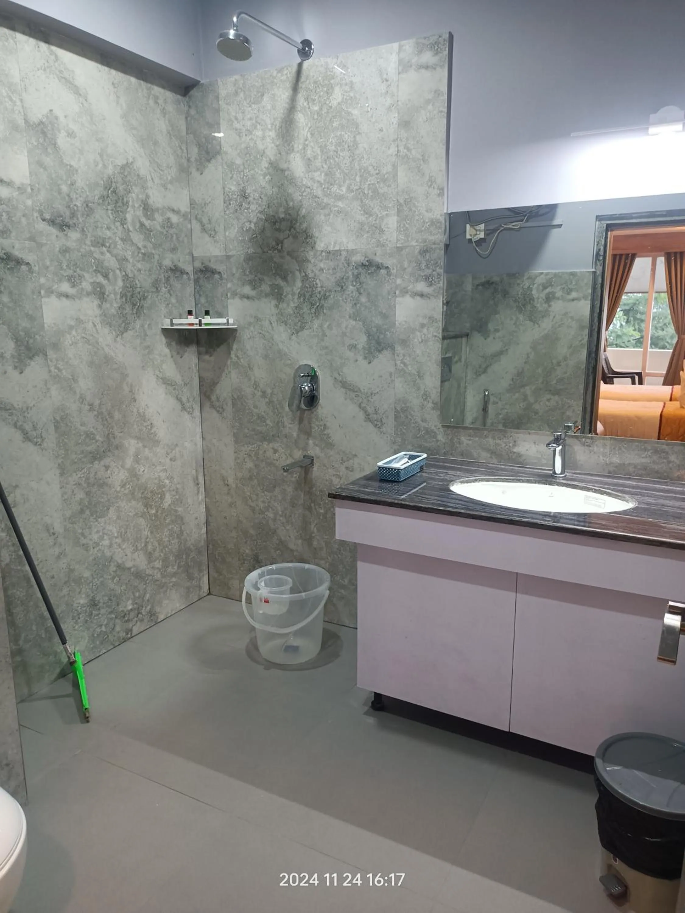 Bathroom in Golden Peaks Hotel & Restaurant