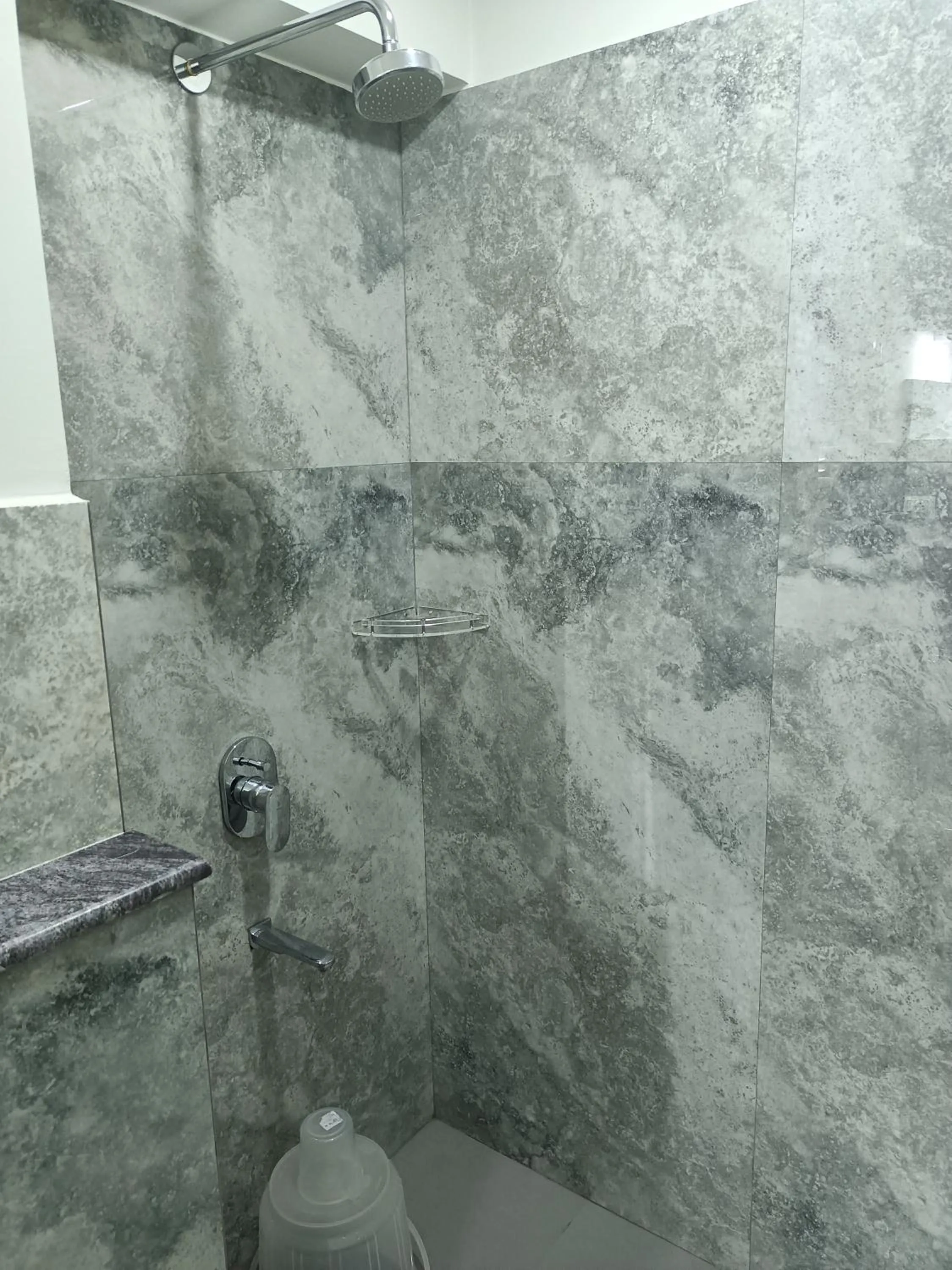 Shower in Golden Peaks Hotel & Restaurant