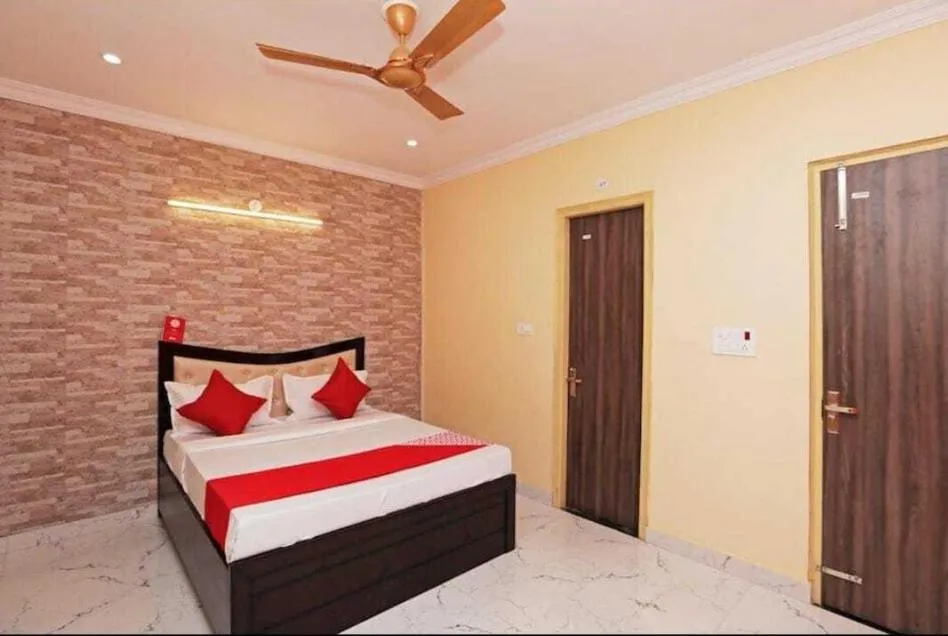 Bedroom, Bed in Hotel O by OYO Green Apple