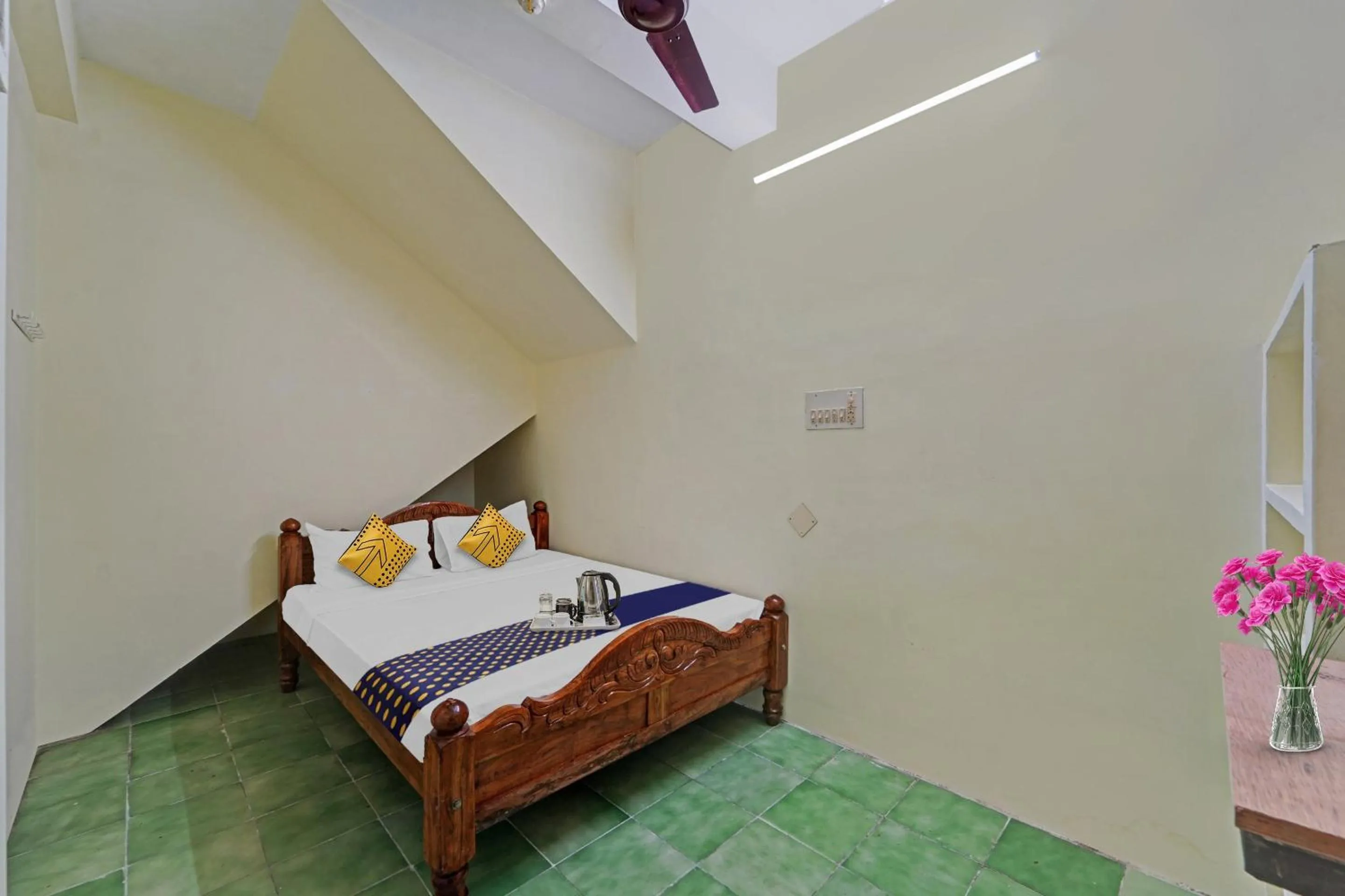 Bedroom in SPOT ON Sri Sakthi Guest House