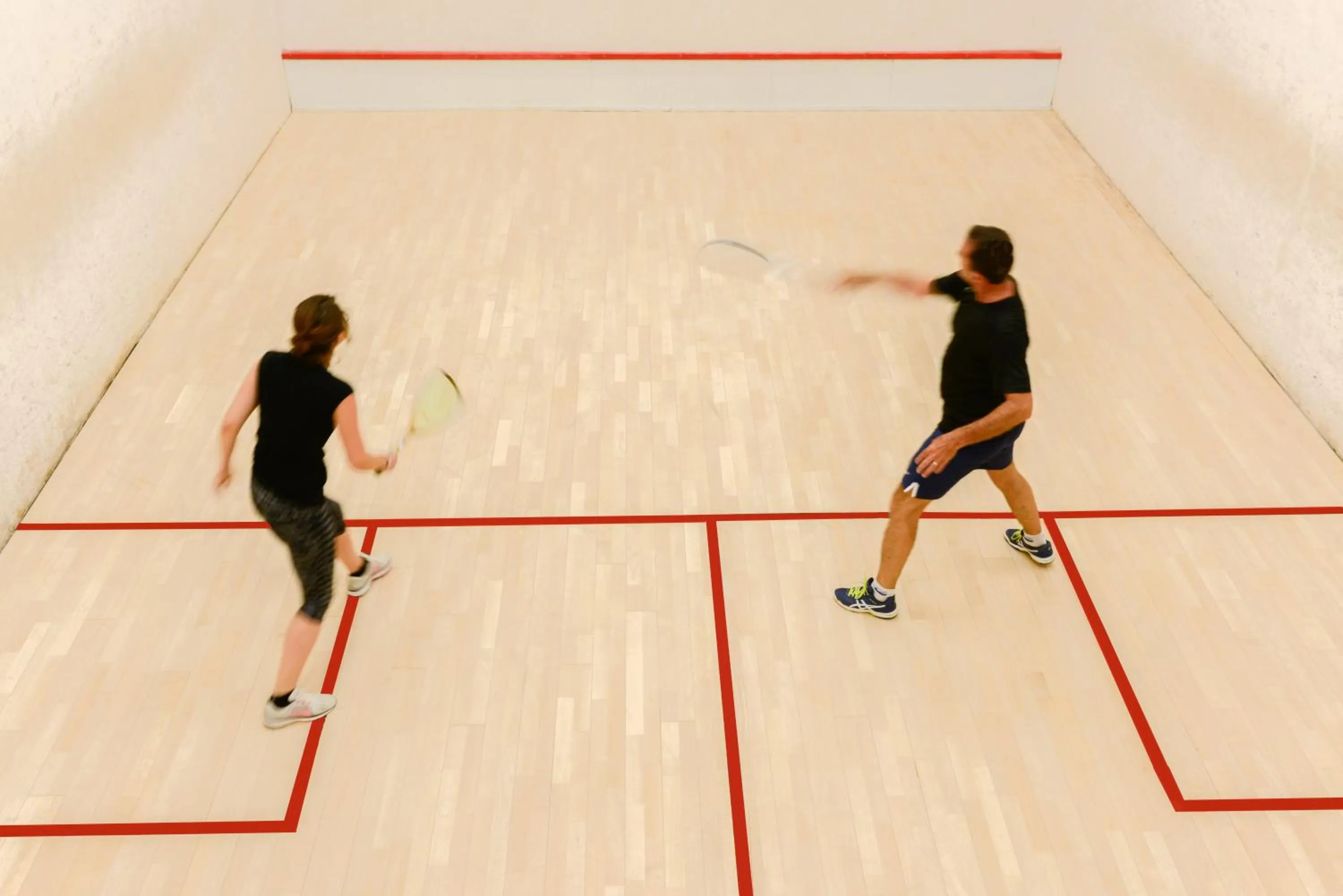 Squash in Espace Leonard De Vinci