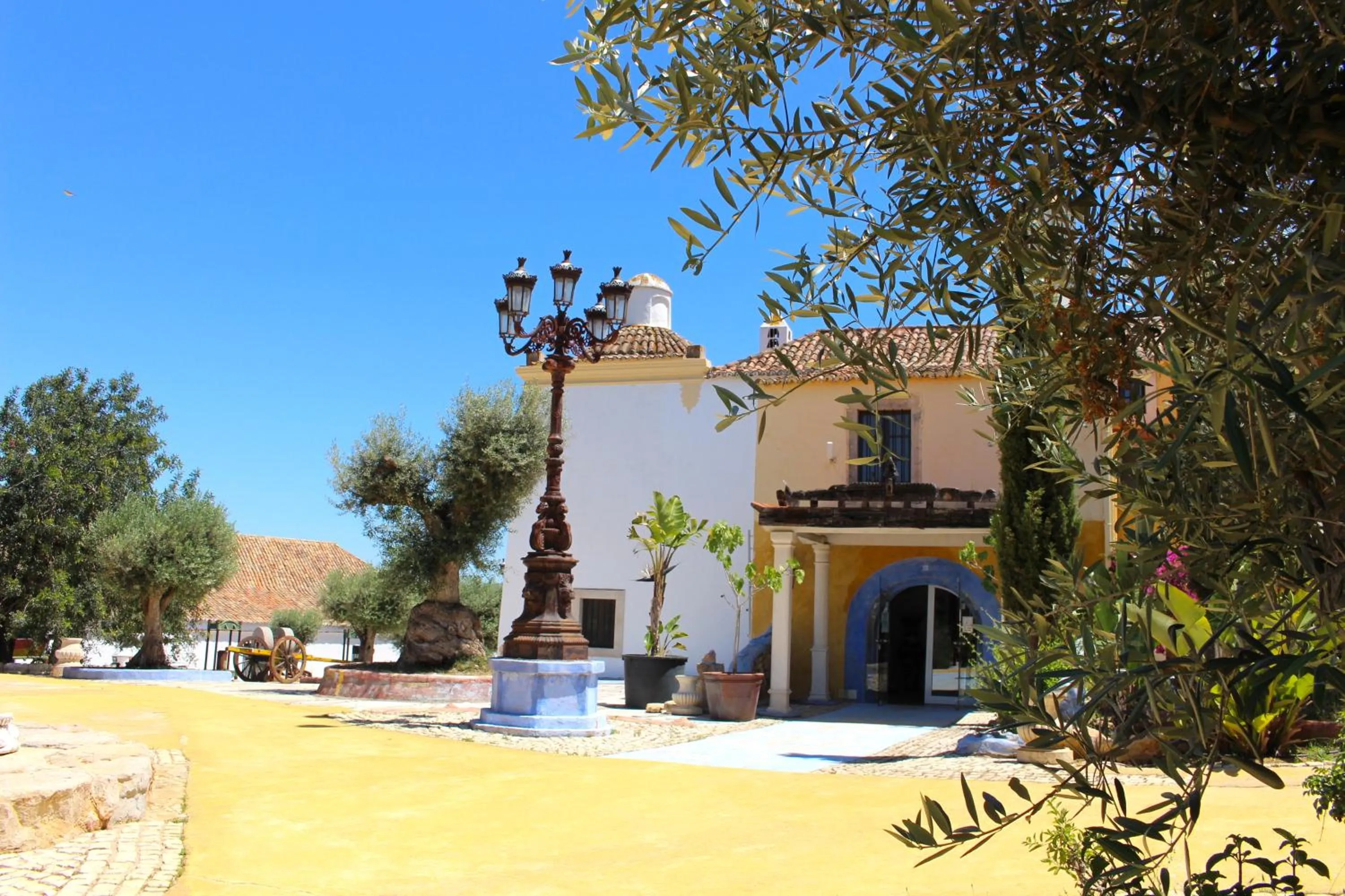 Property building in Hotel de Charme Capela das Artes