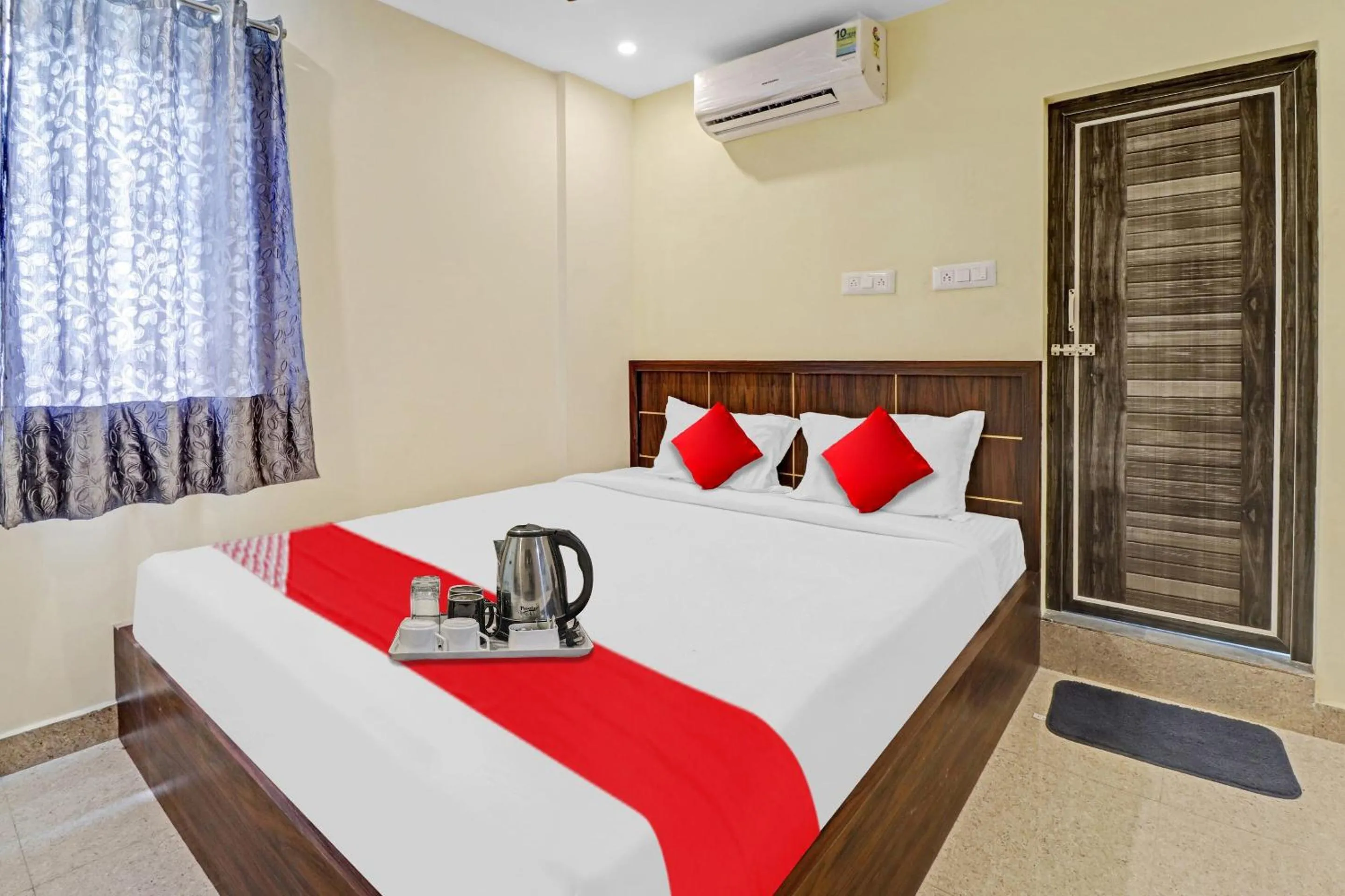 Bedroom in Hotel O GN Nelli Suites
