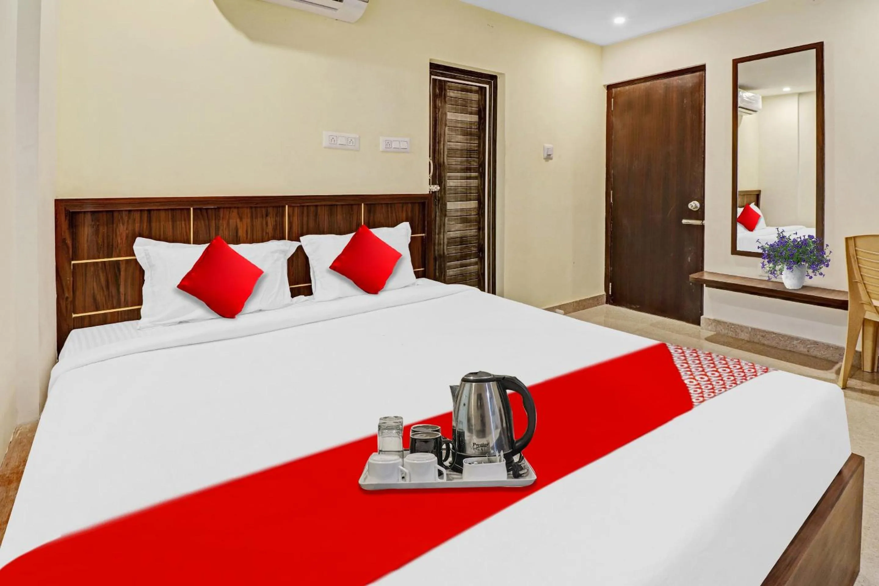 Bedroom in Hotel O GN Nelli Suites