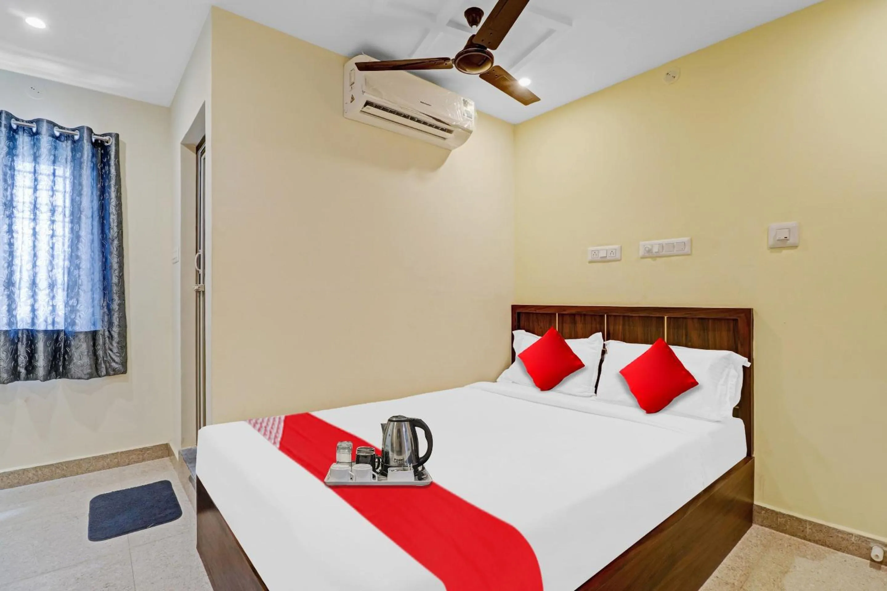 Bedroom in Hotel O GN Nelli Suites