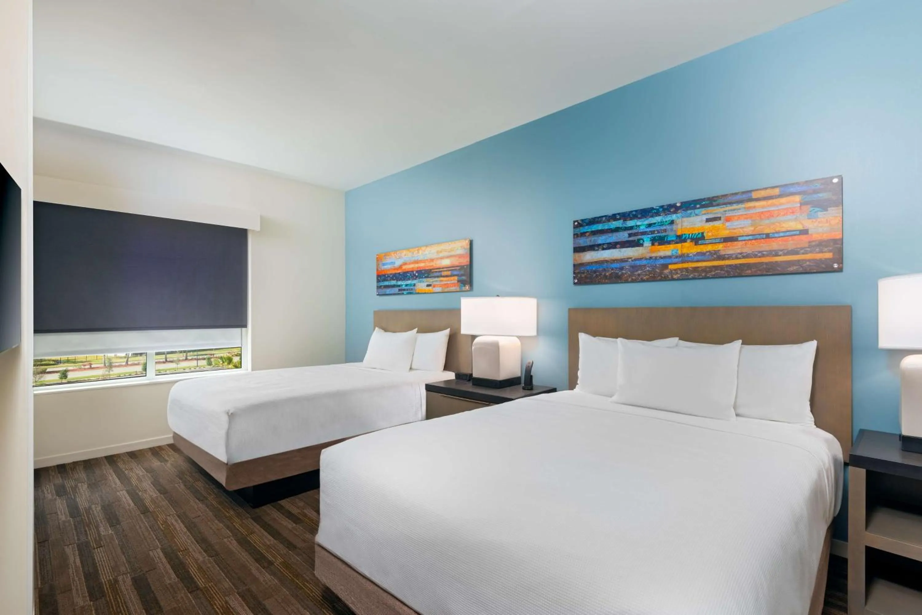 Photo of the whole room, Bed in Hyatt House Orlando Airport