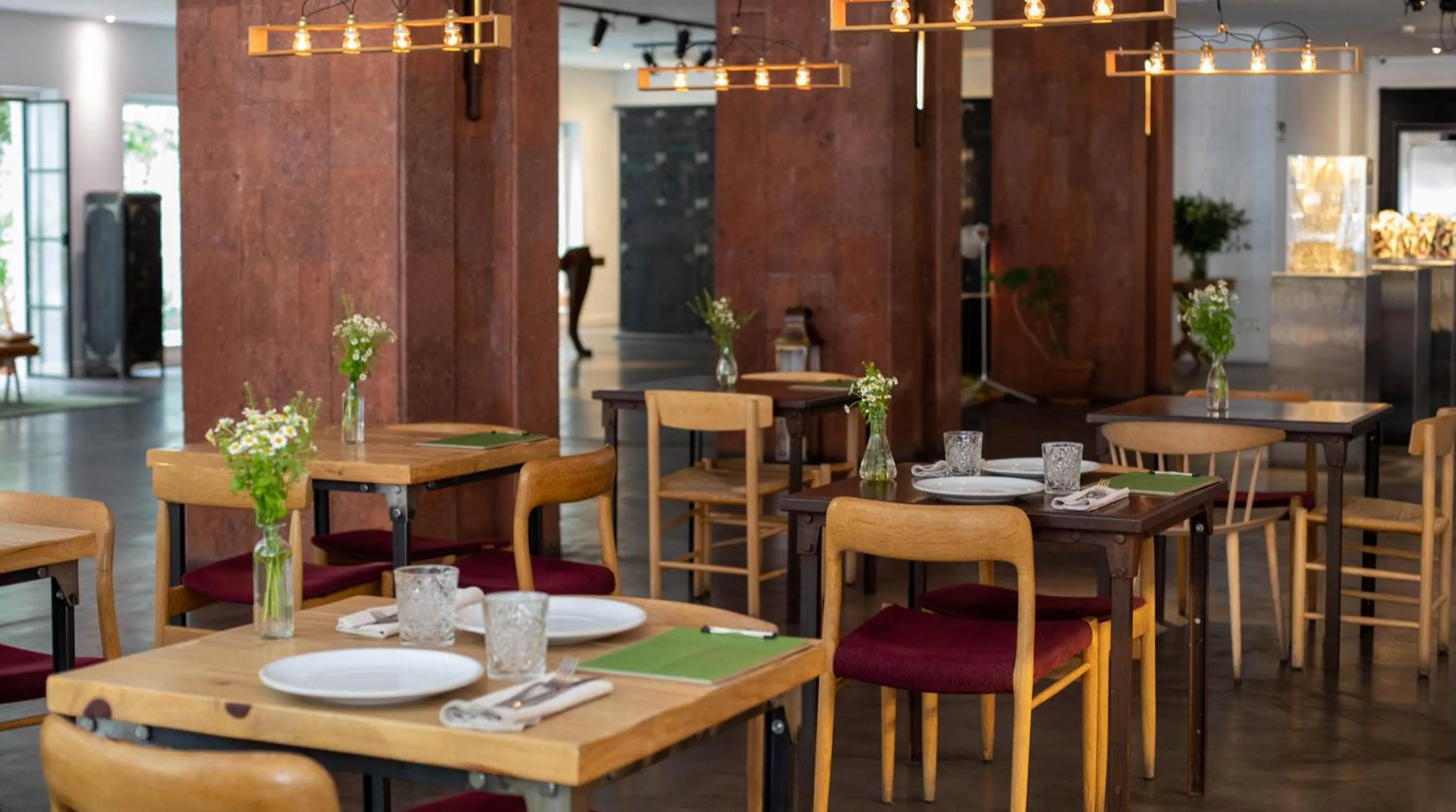 Restaurant/places to eat in 7 Islas Hotel