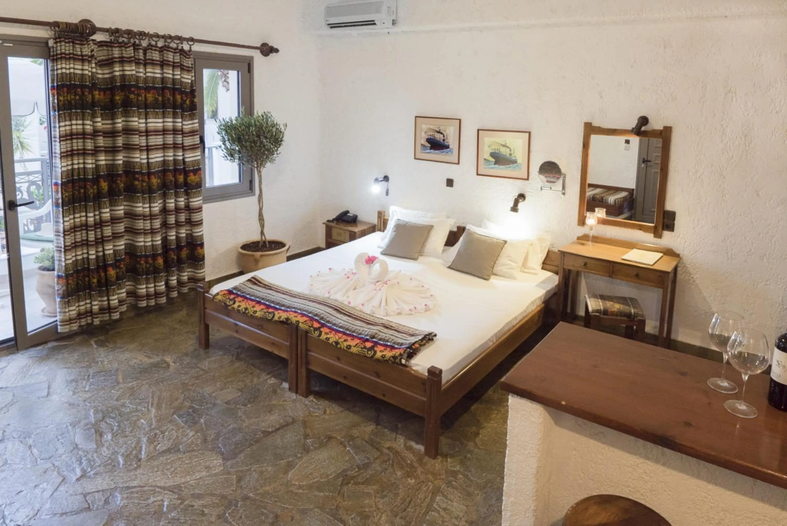 Bedroom, Bed in Flamingos Hotel Apartments