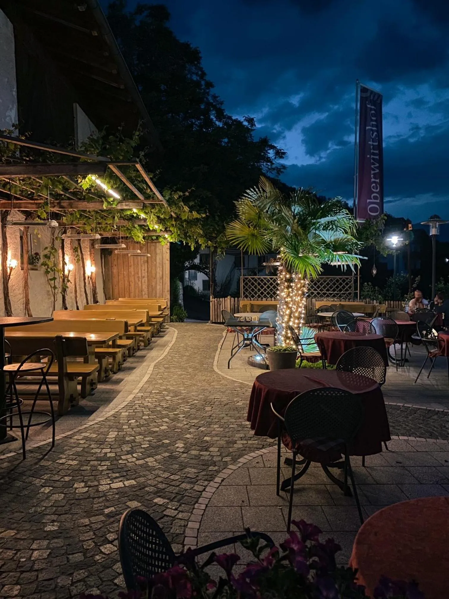 Restaurant/places to eat in Oberwirtshof