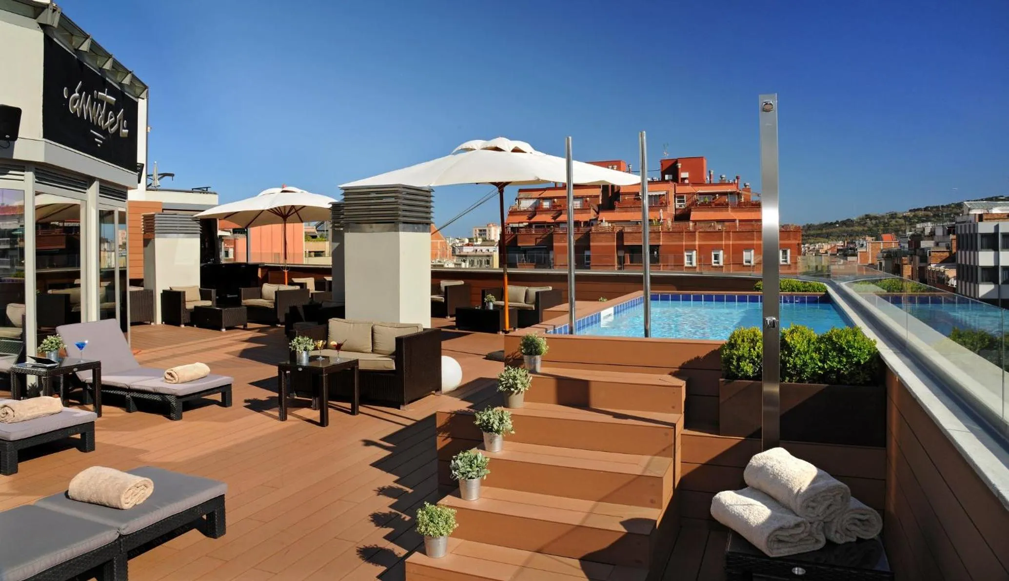 Swimming pool in Sercotel Amister Art Hotel Barcelona