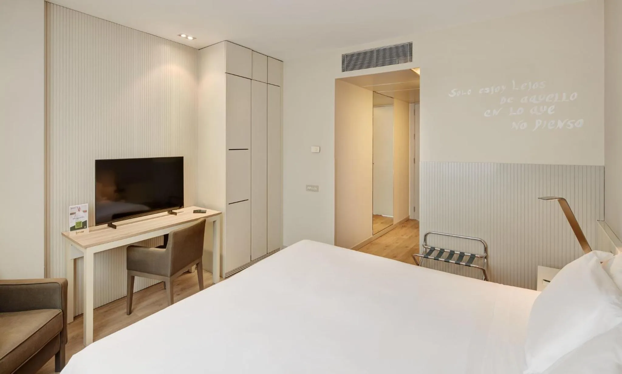 Photo of the whole room, Bed in Sercotel Amister Art Hotel Barcelona